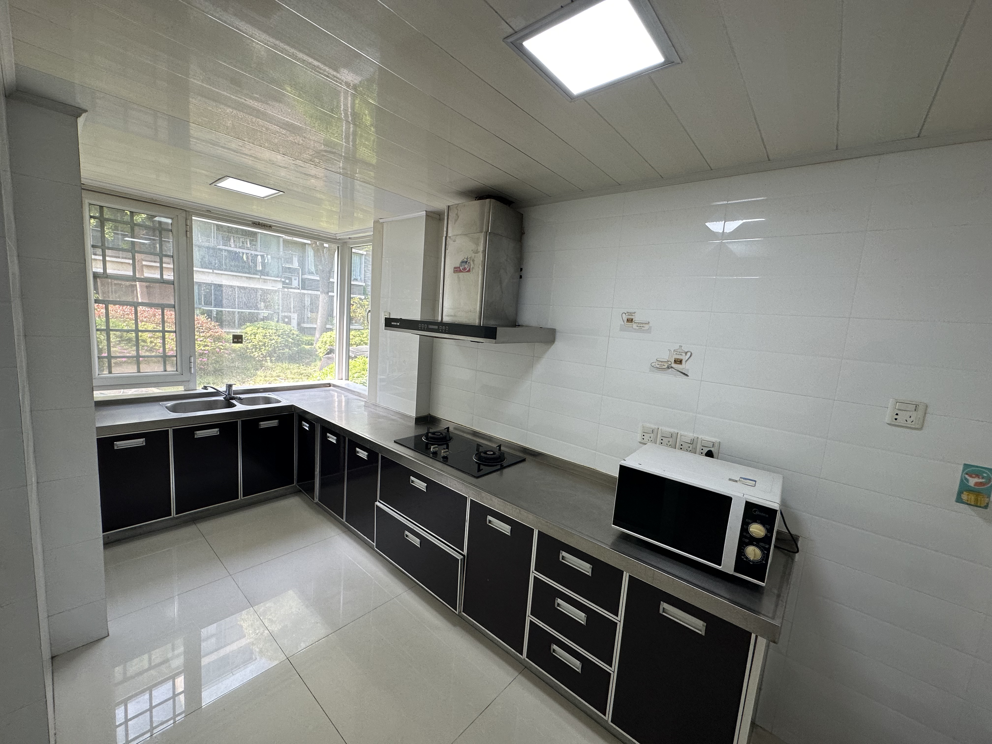 江海名苑南区 3室2厅2卫 143m&sup2;