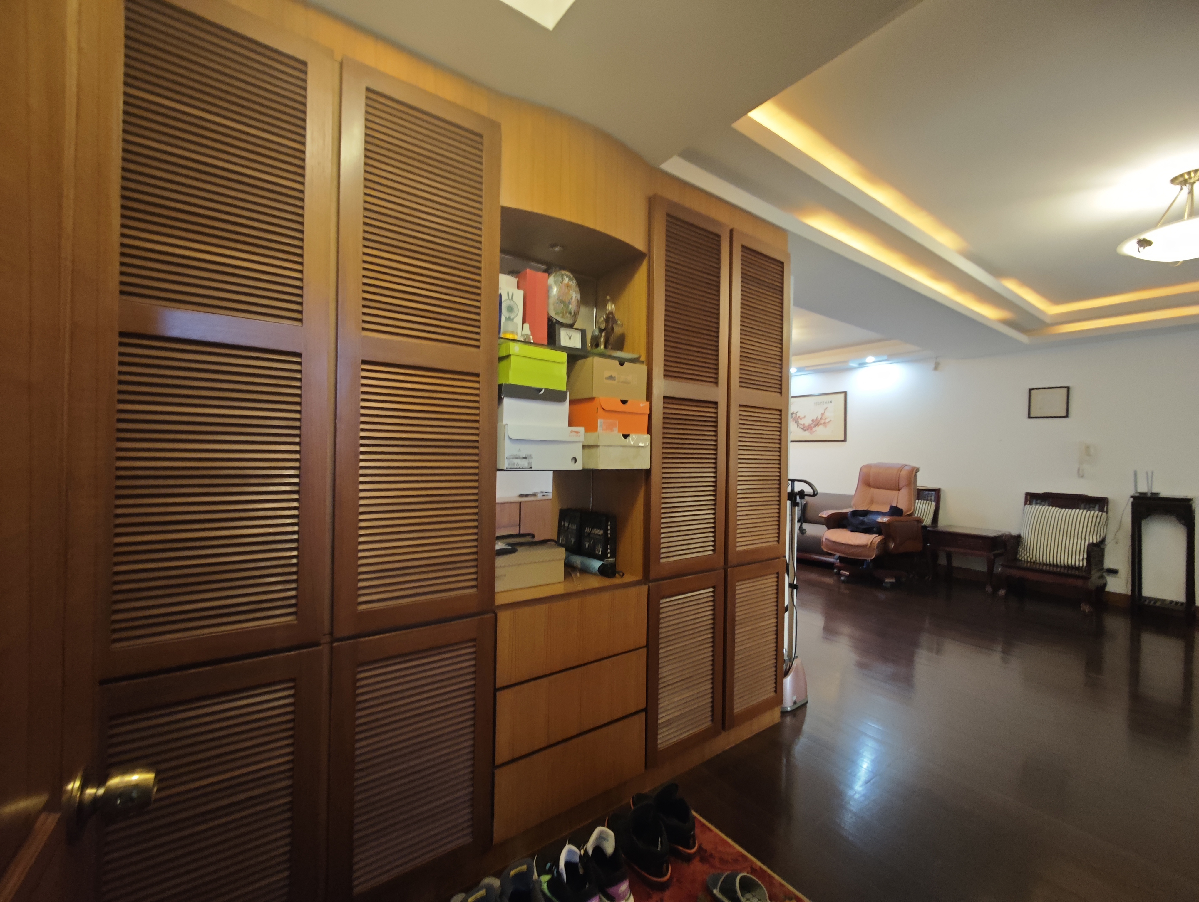 莲花苑 3室2厅2卫 136m&sup2;