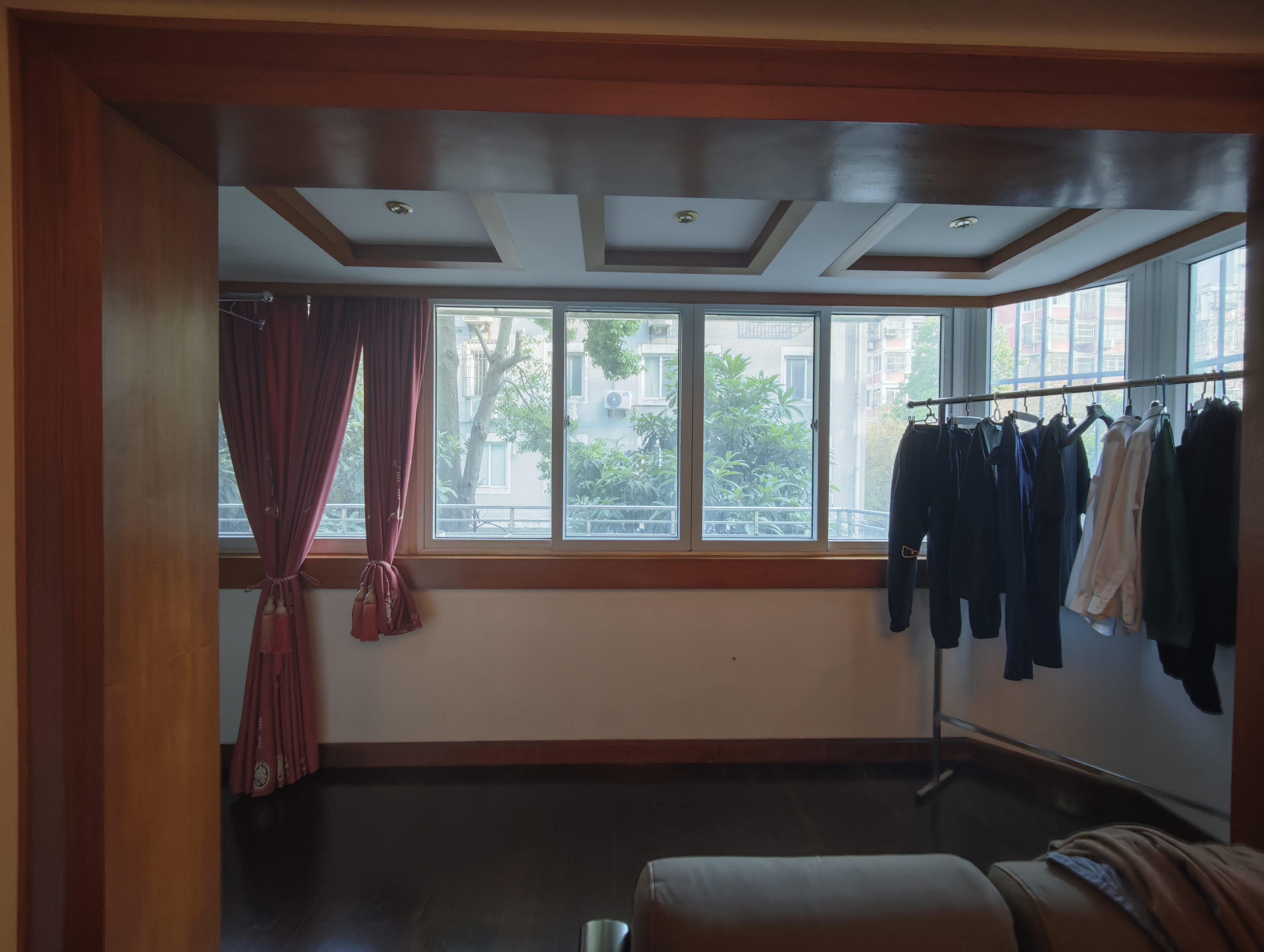 莲花苑 3室2厅2卫 136m&sup2;