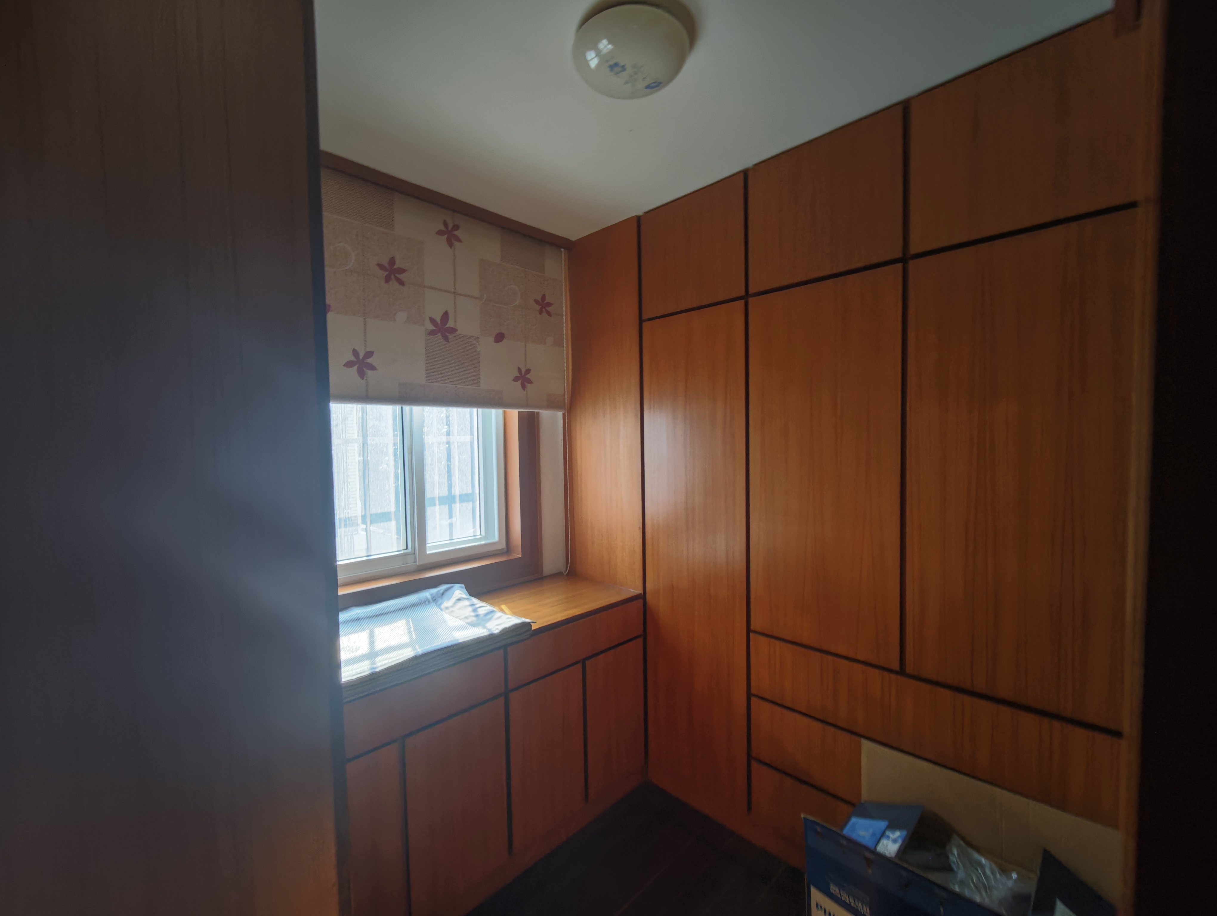 莲花苑 3室2厅2卫 136m&sup2;