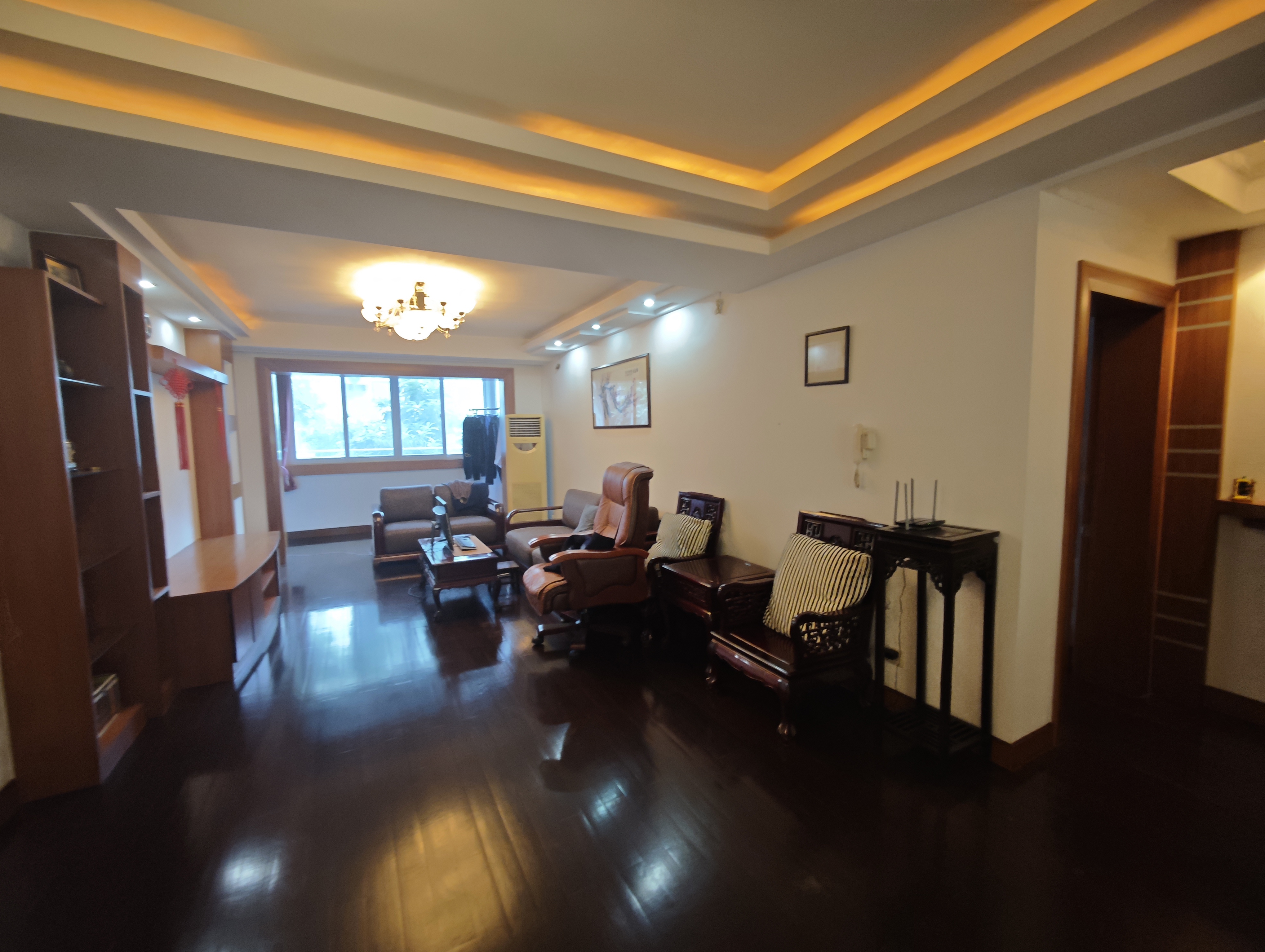 莲花苑 3室2厅2卫 136m&sup2;