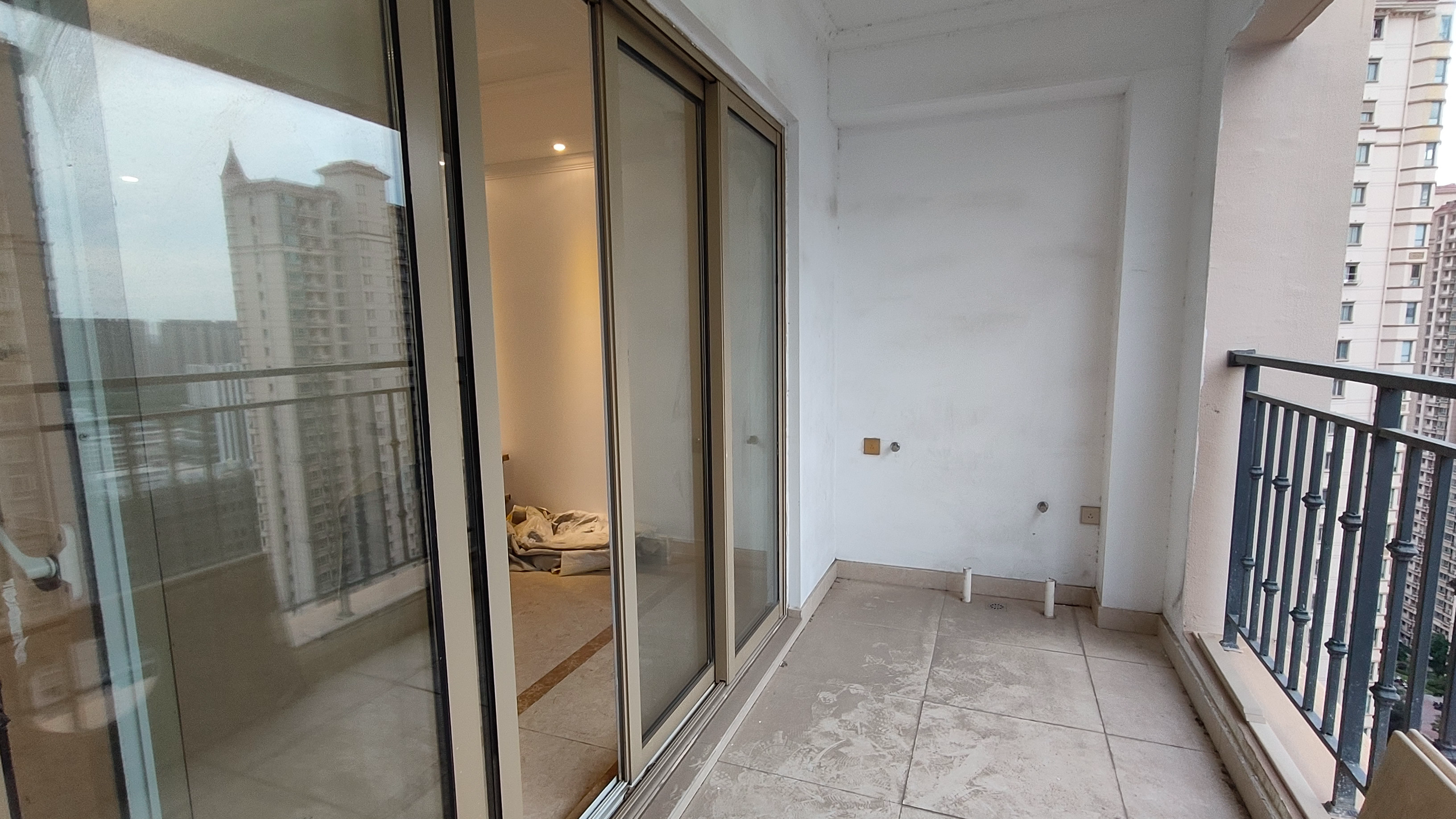 中南世纪花城三期 4室2厅2卫 166.53m&sup2;