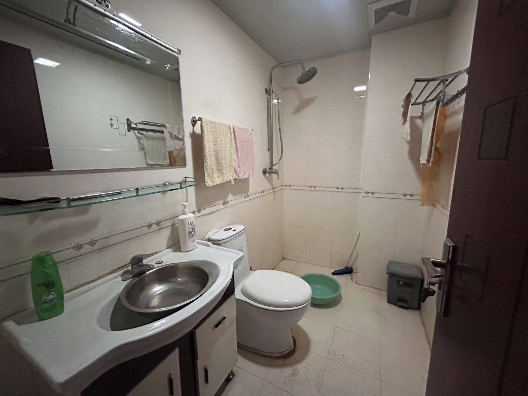 怡园锦居 5室2厅2卫 243m&sup2;