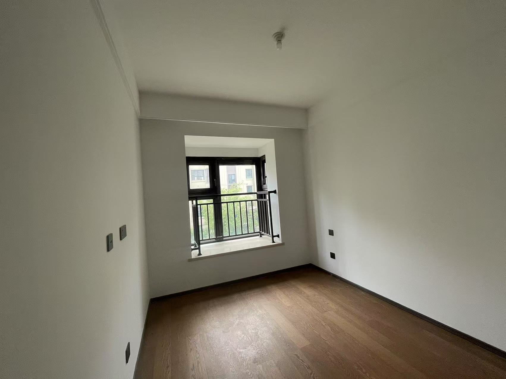 春风南岸东园 5室2厅2卫 142m&sup2;