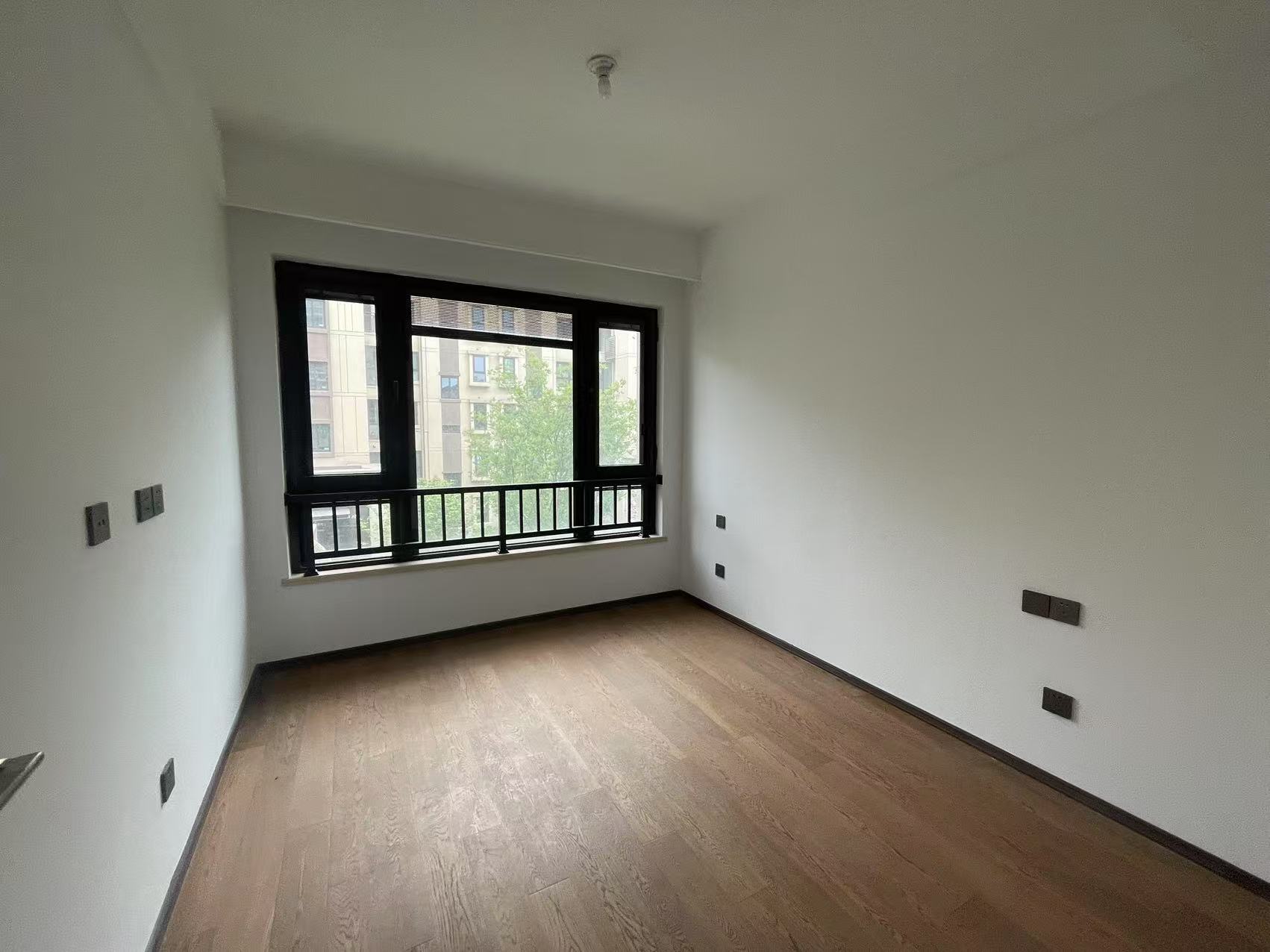 春风南岸东园 5室2厅2卫 142m&sup2;