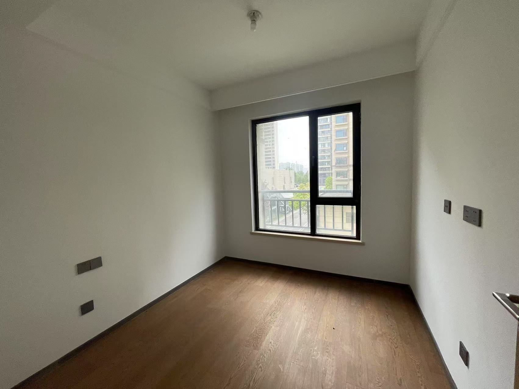 春风南岸东园 5室2厅2卫 142m&sup2;