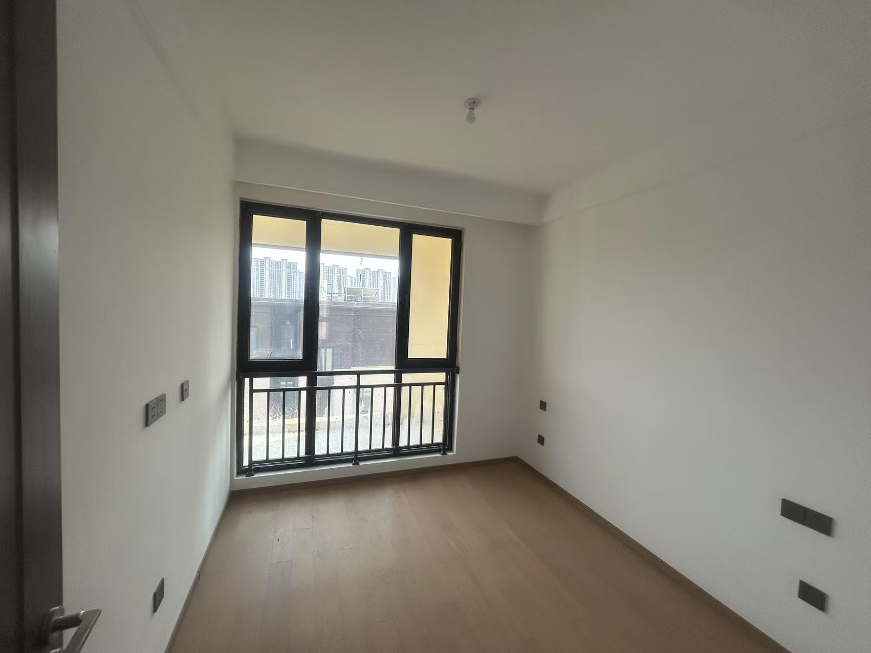 春风南岸东园 4室2厅3卫 167m&sup2;