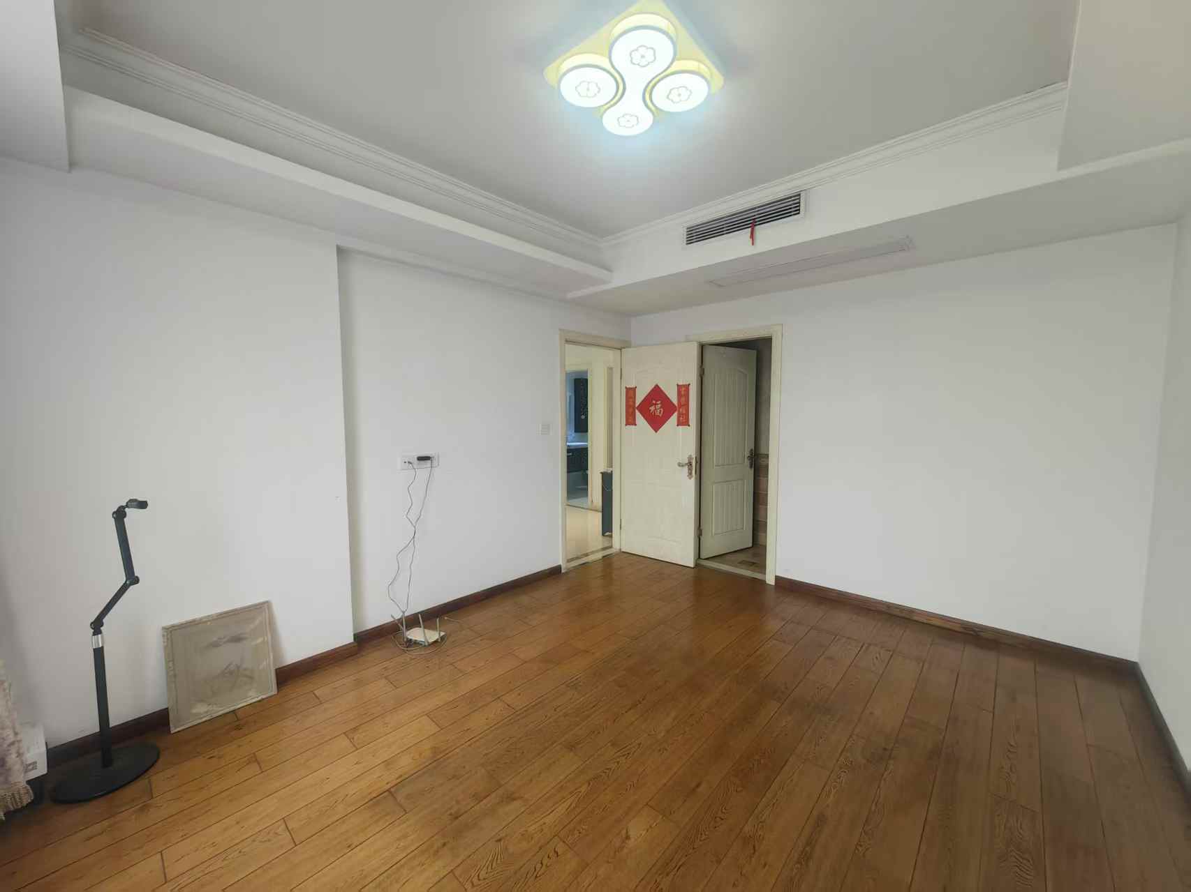 冠城大通棕榈湾 3室2厅2卫 130m&sup2;