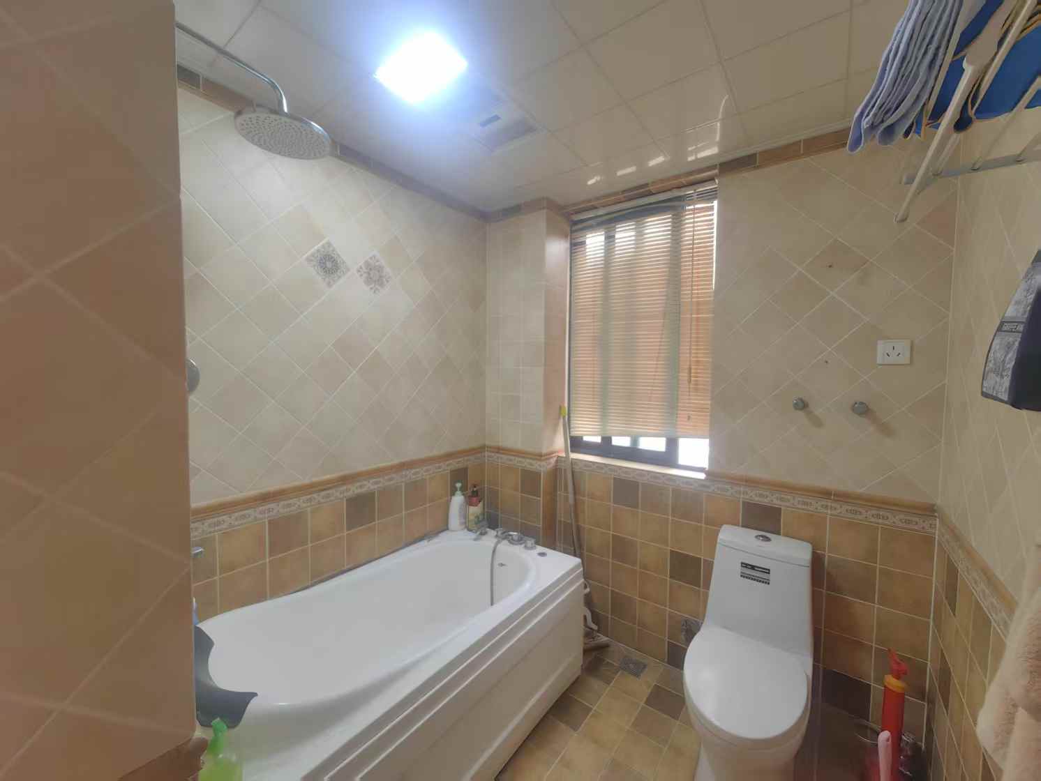 冠城大通棕榈湾 3室2厅2卫 130m&sup2;