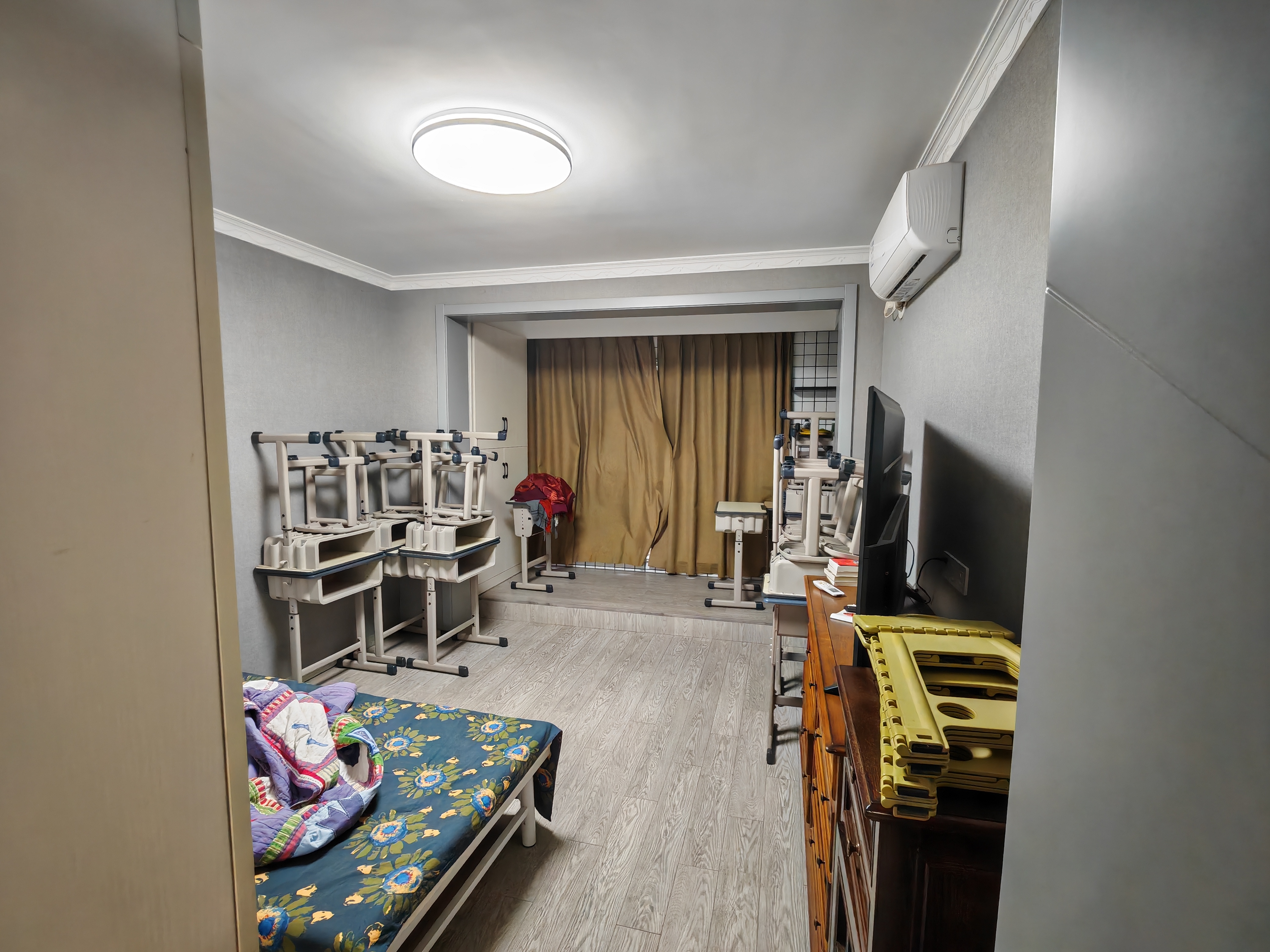 三里墩花苑四期 1室1厅1卫 60.00m&sup2;