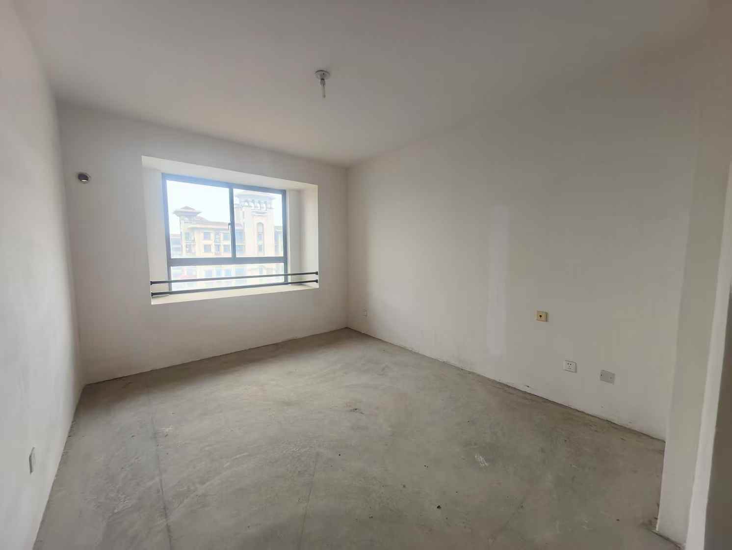 冠城大通棕榈湾 4室2厅2卫 133.64m&sup2;