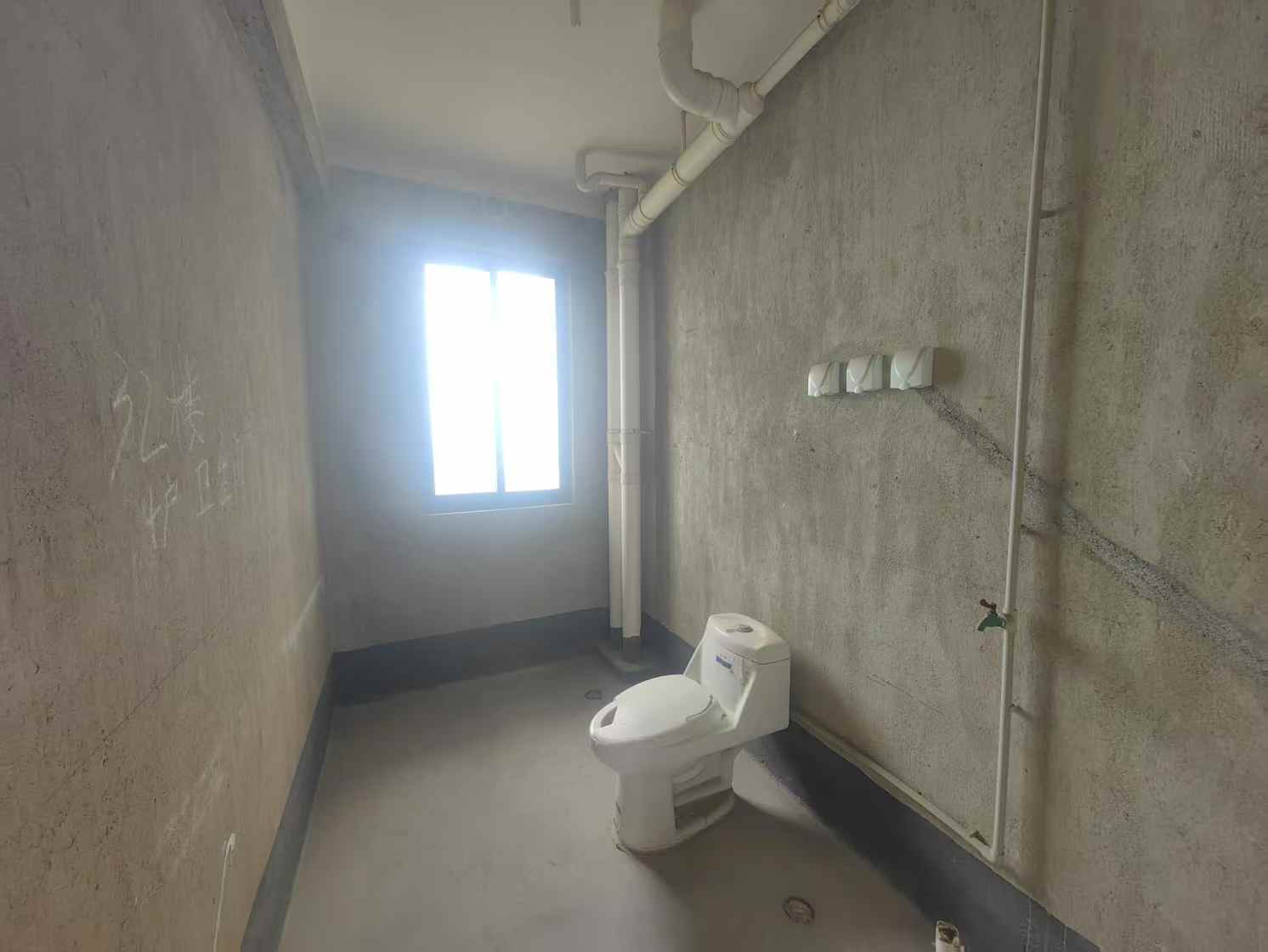 冠城大通棕榈湾 4室2厅2卫 133.64m&sup2;