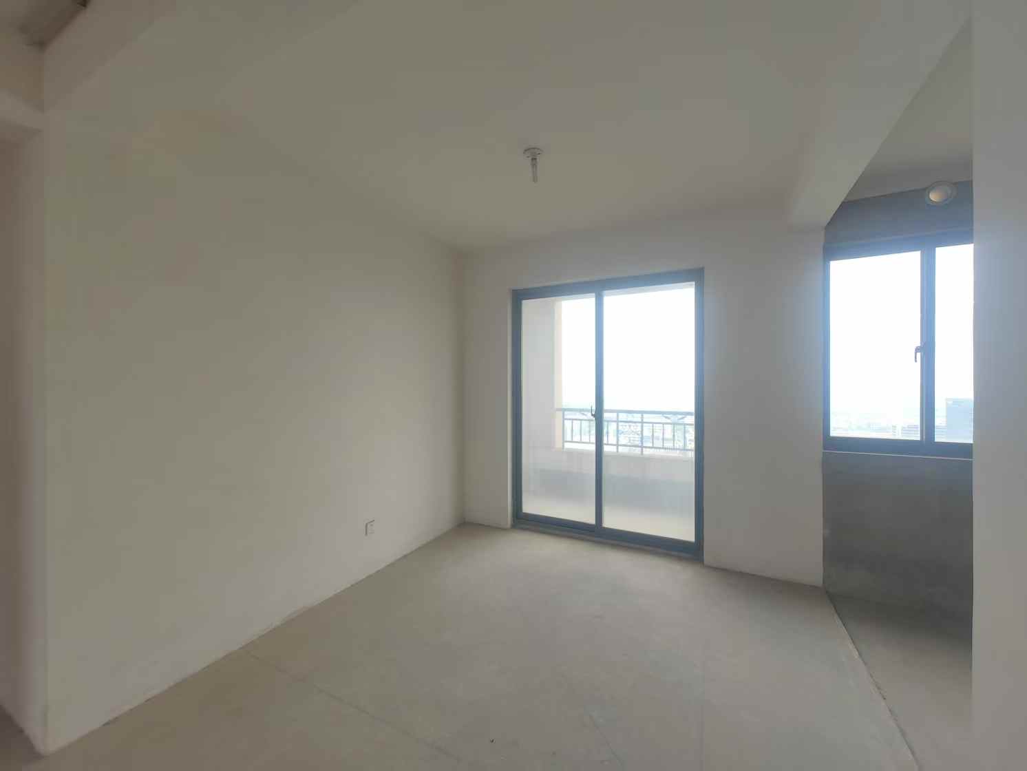 冠城大通棕榈湾 4室2厅2卫 133.64m&sup2;