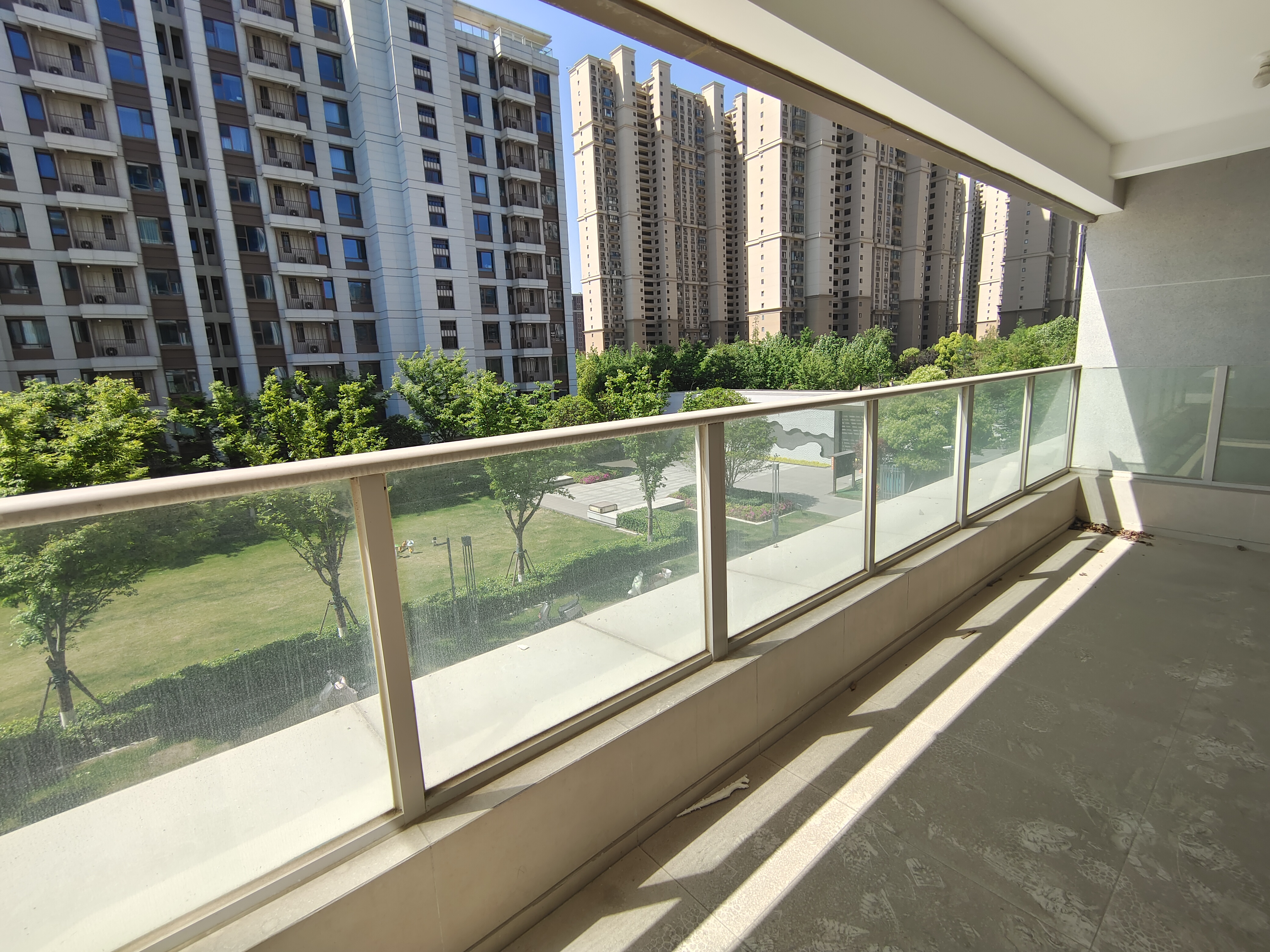 星湖泮 4室2厅2卫 142.26m&sup2;