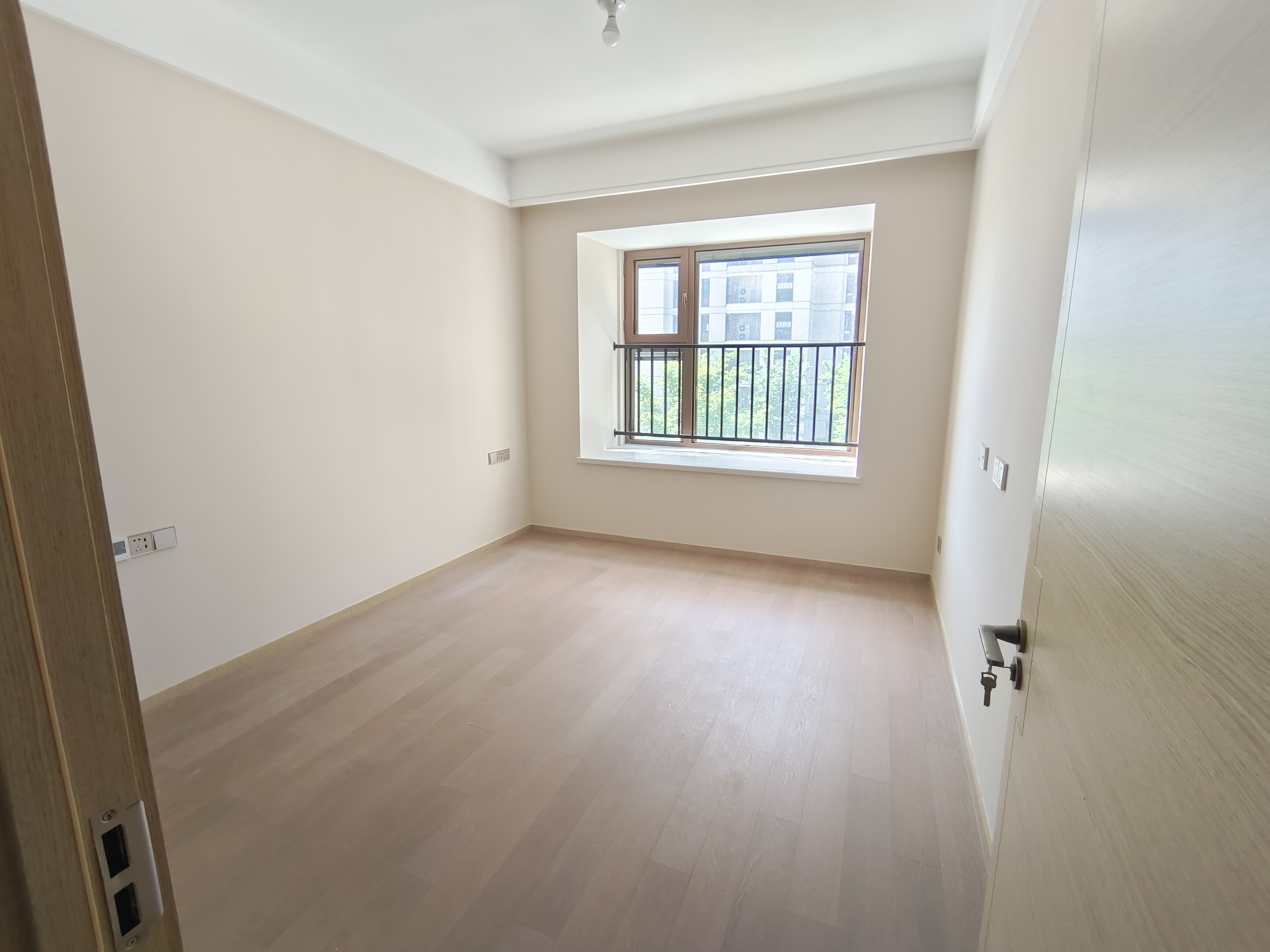 星湖泮 4室2厅2卫 142.26m&sup2;