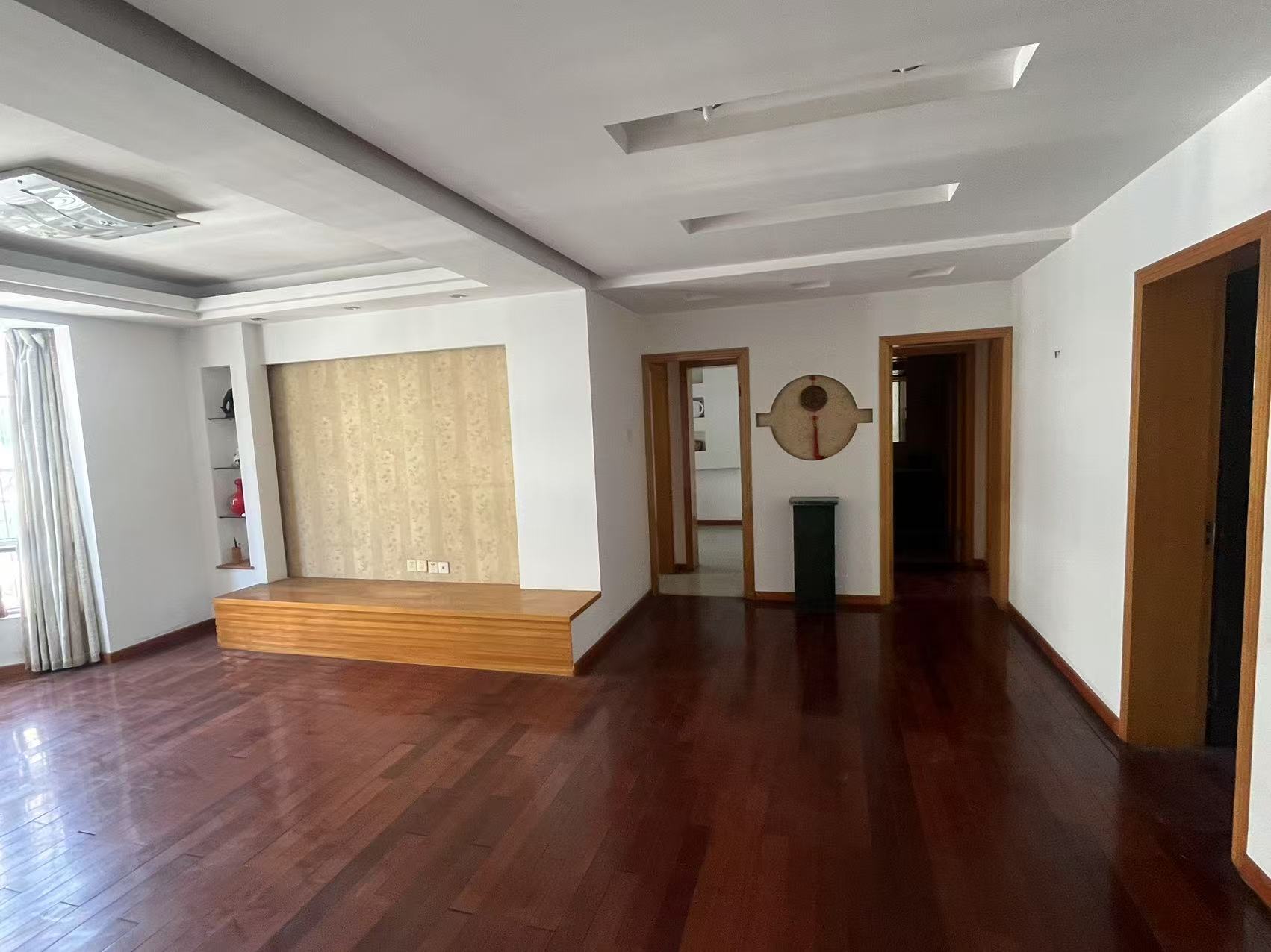 外滩小区 3室2厅2卫 125m&sup2;