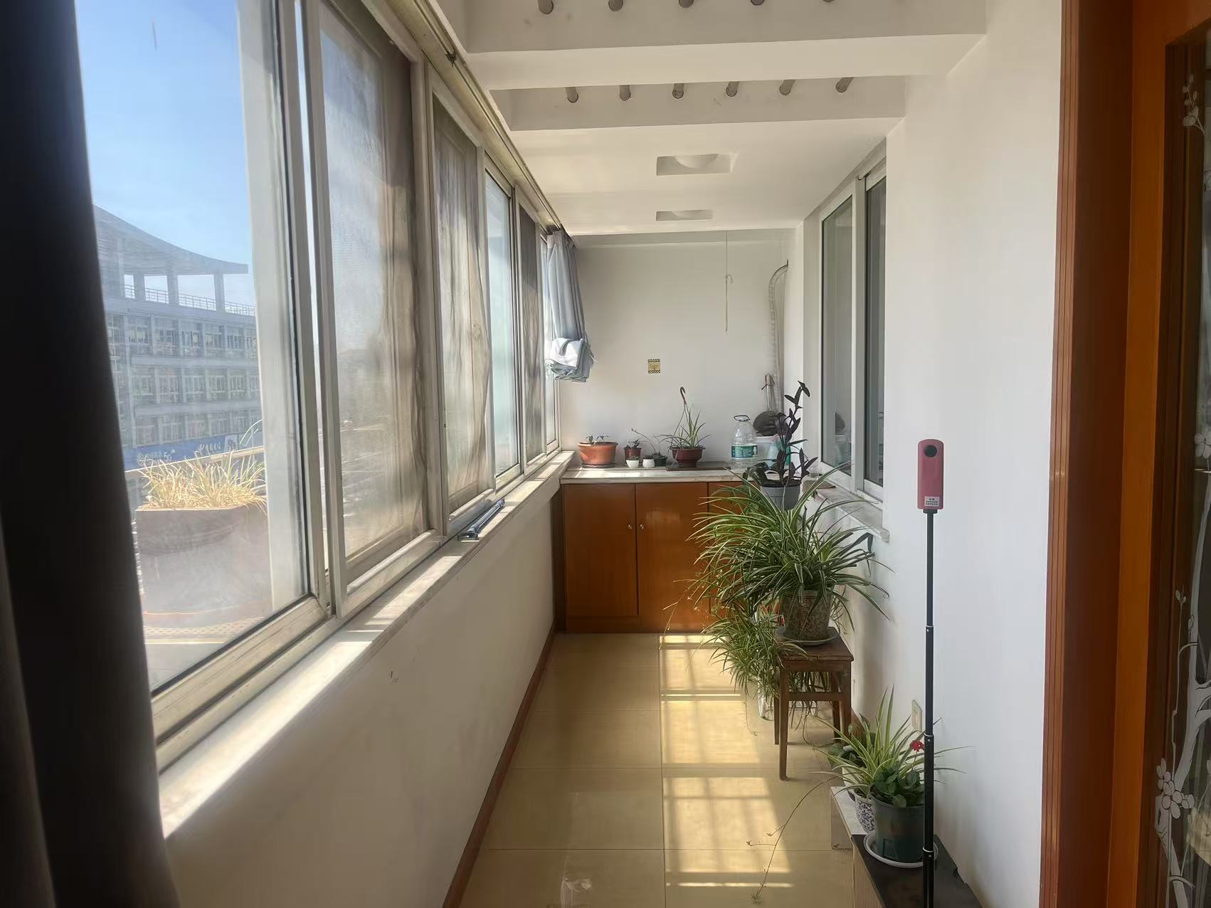 外滩小区 3室2厅2卫 125m&sup2;
