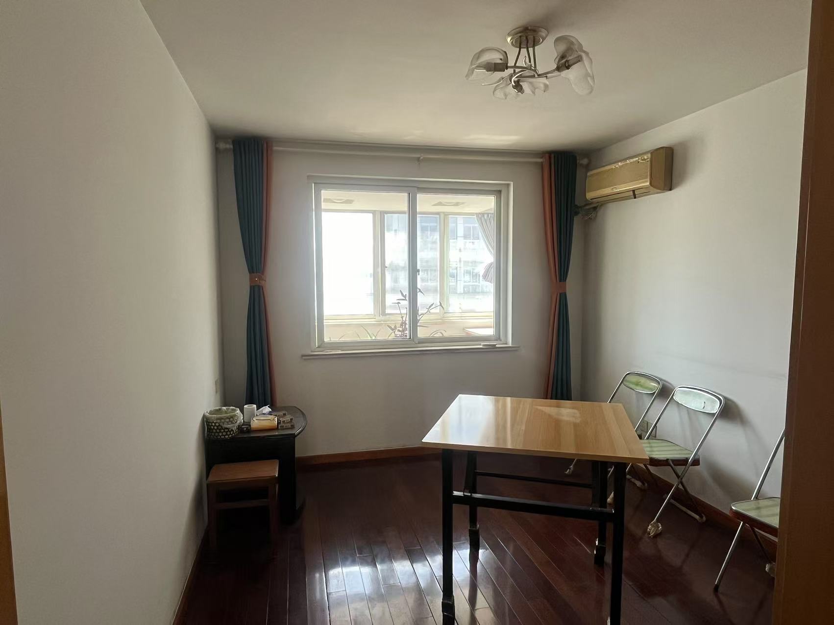 外滩小区 3室2厅2卫 125m&sup2;