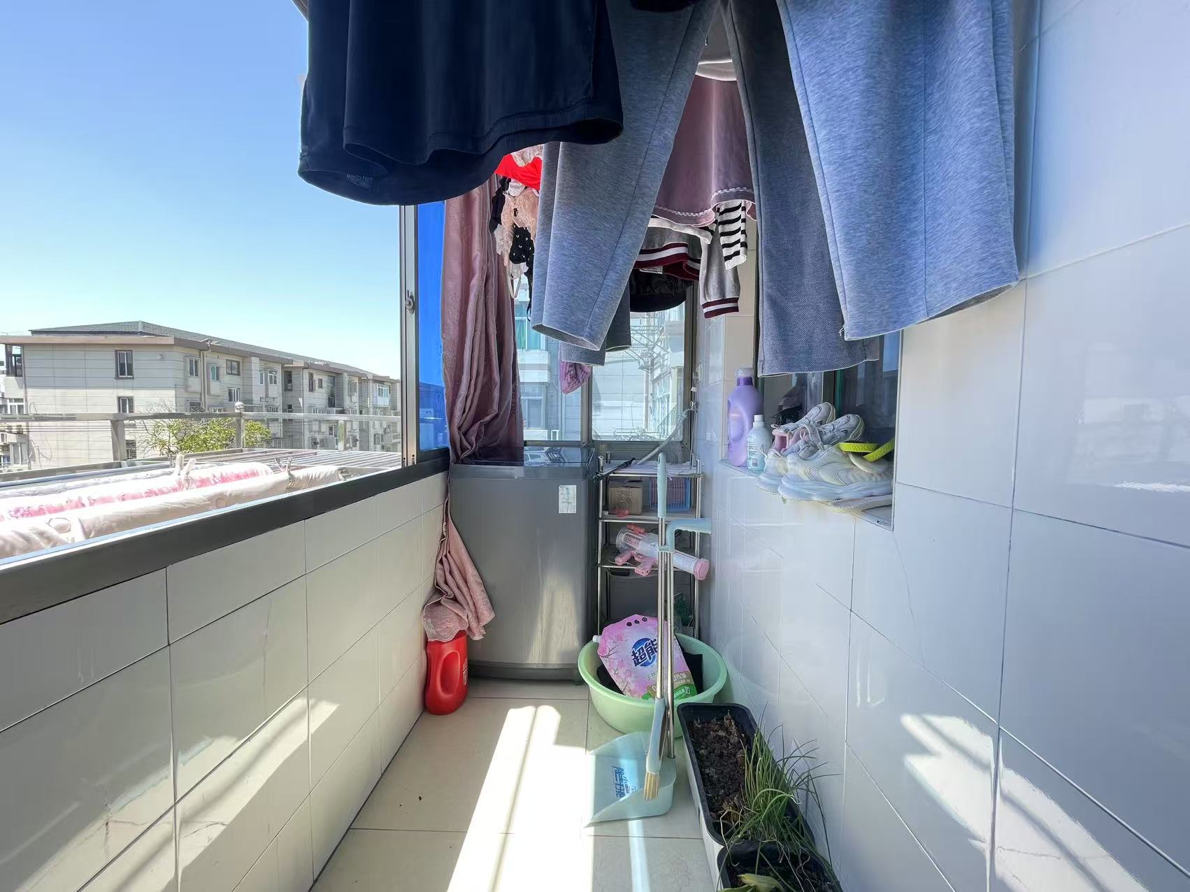 虹桥新村(朝霞路) 2室1厅1卫 70m&sup2;