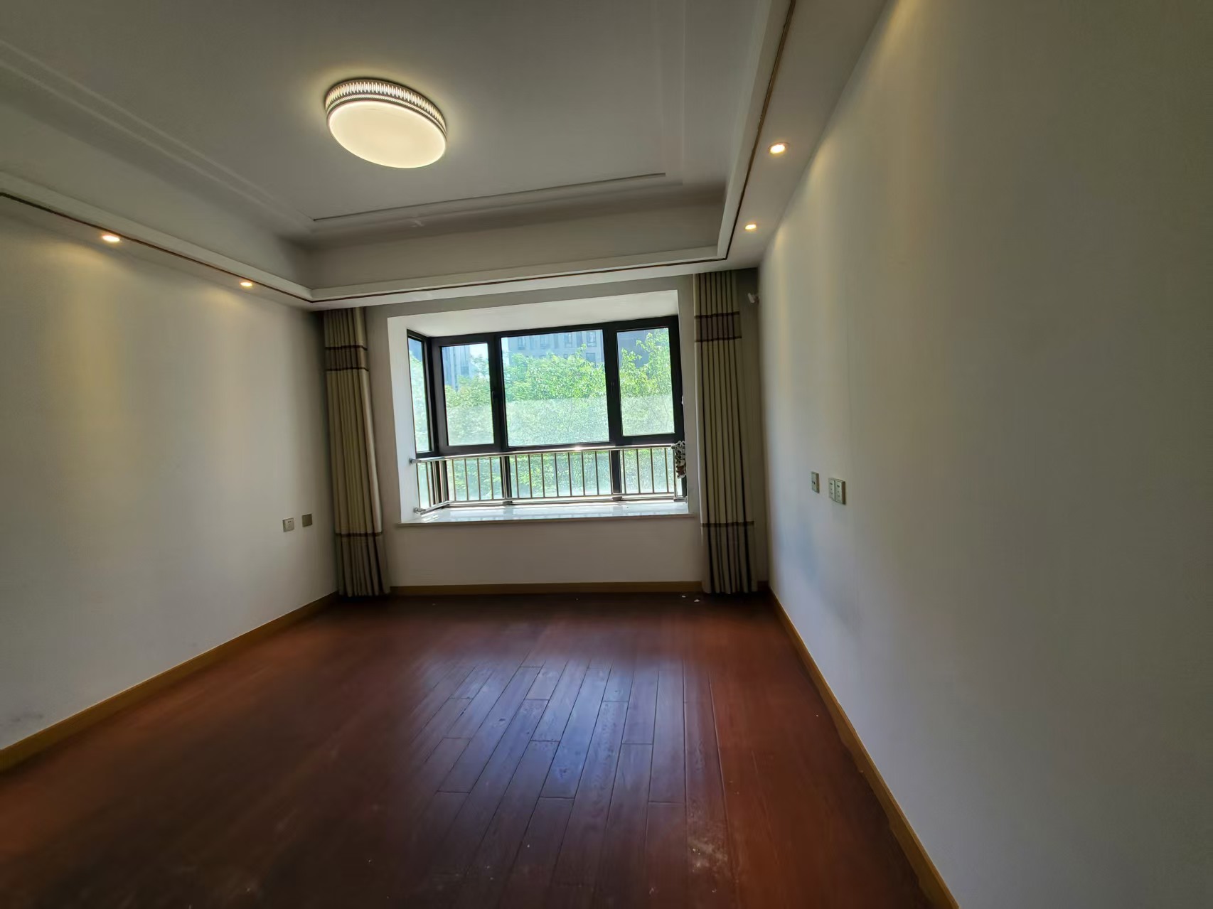 中南世纪花城三期 3室2厅2卫 133m&sup2;