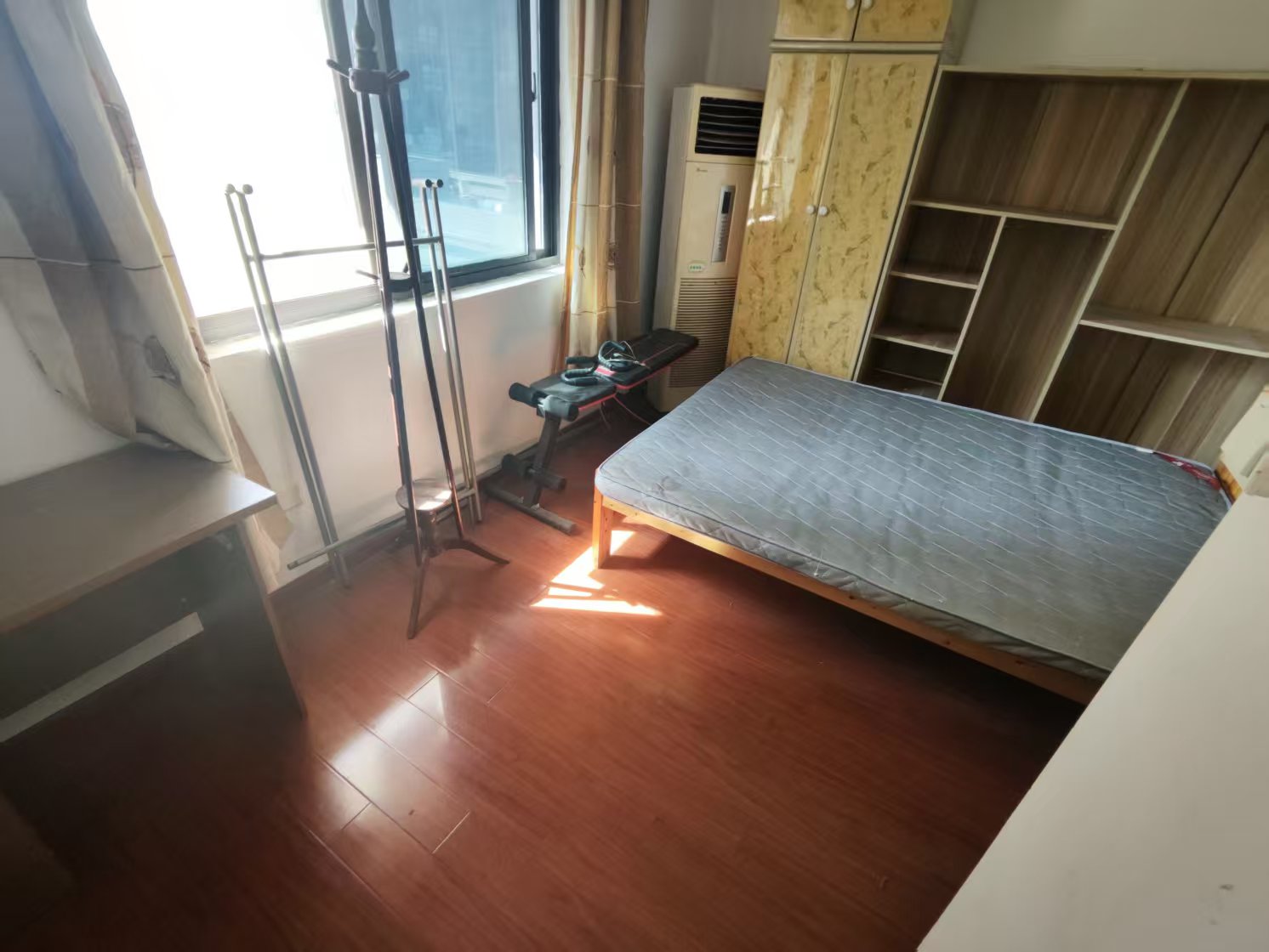 紫东南苑北区 4室1厅1卫 128m&sup2;