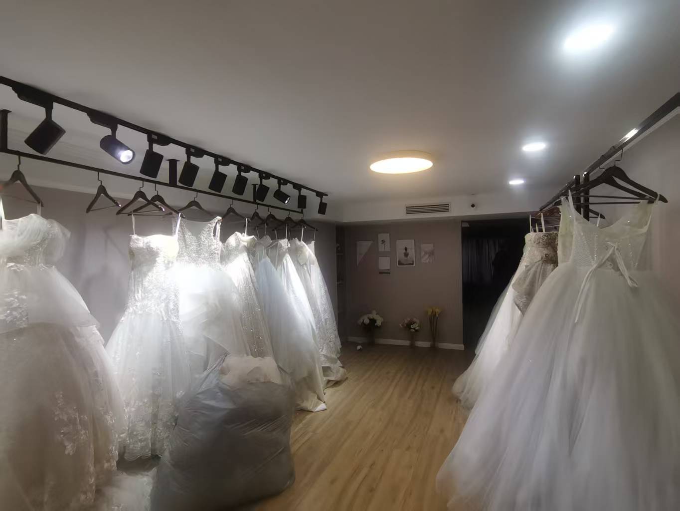 恒隆国际 2室2厅1卫 70.00m&sup2;