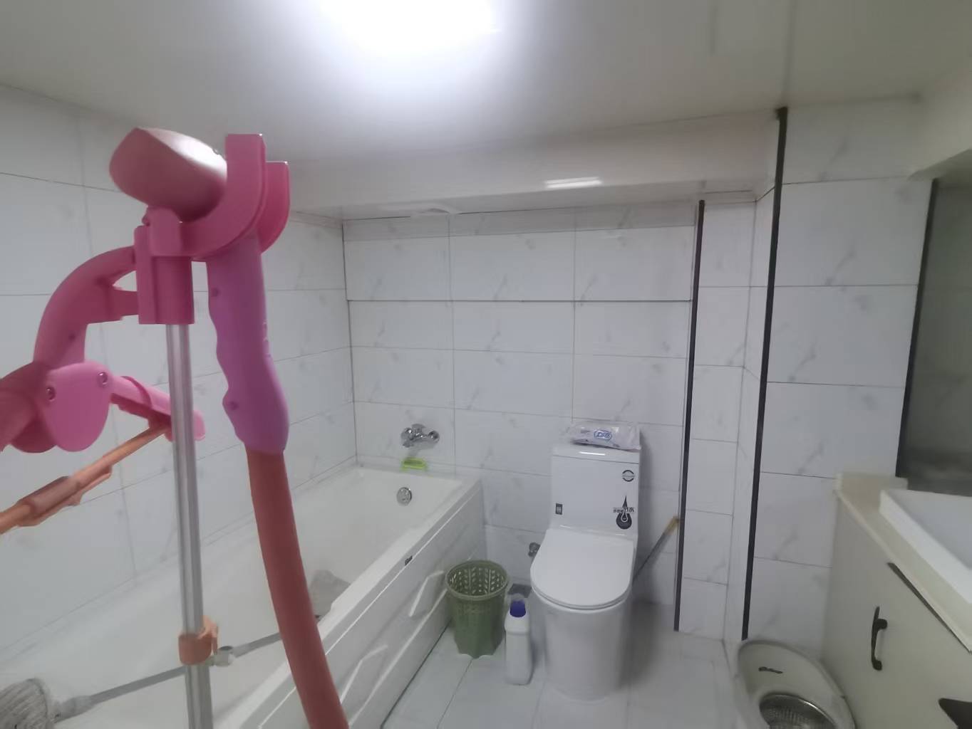 恒隆国际 2室2厅1卫 70.00m&sup2;