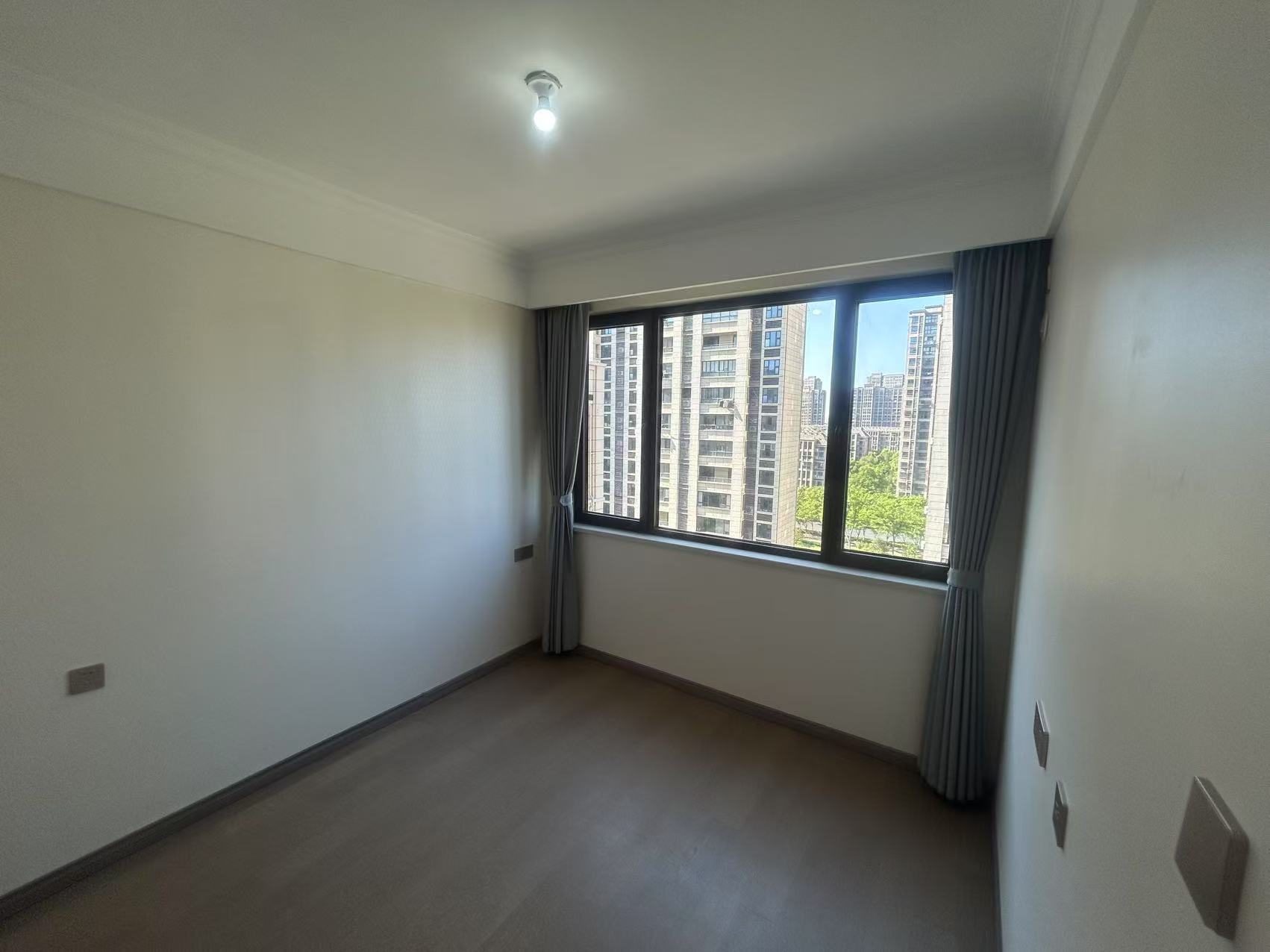 中创大都会 3室2厅2卫 115m&sup2;