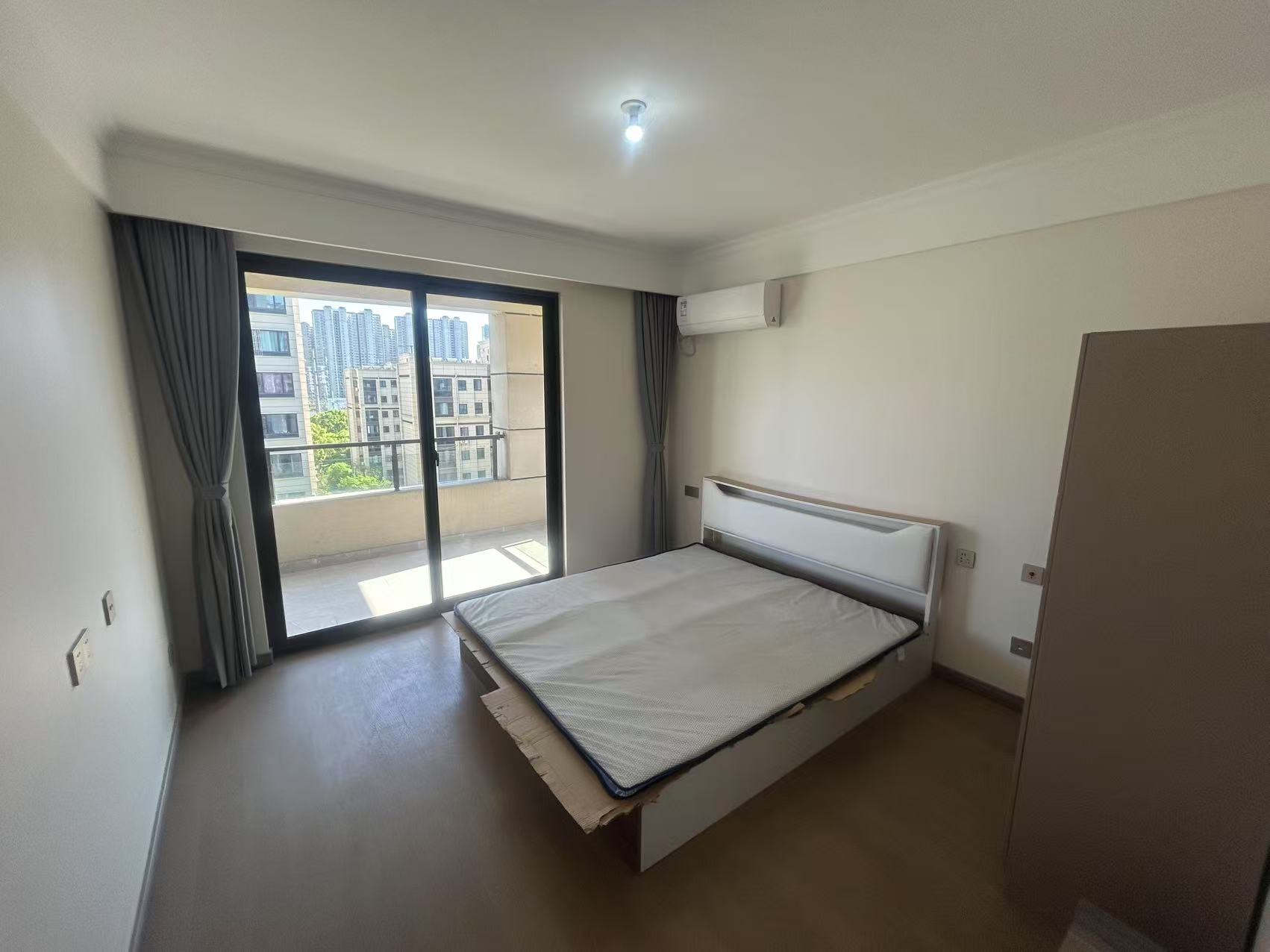 中创大都会 3室2厅2卫 115m&sup2;