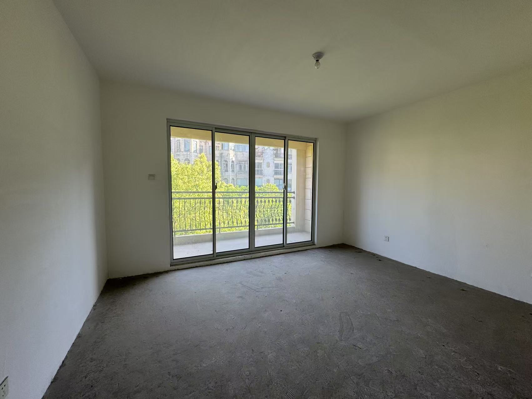 军山花园 5室2厅3卫 246.71m&sup2;