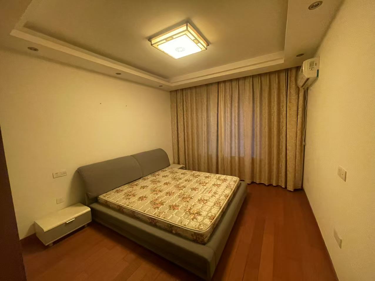 新华&middot;城市家园 3室2厅2卫 132m&sup2;