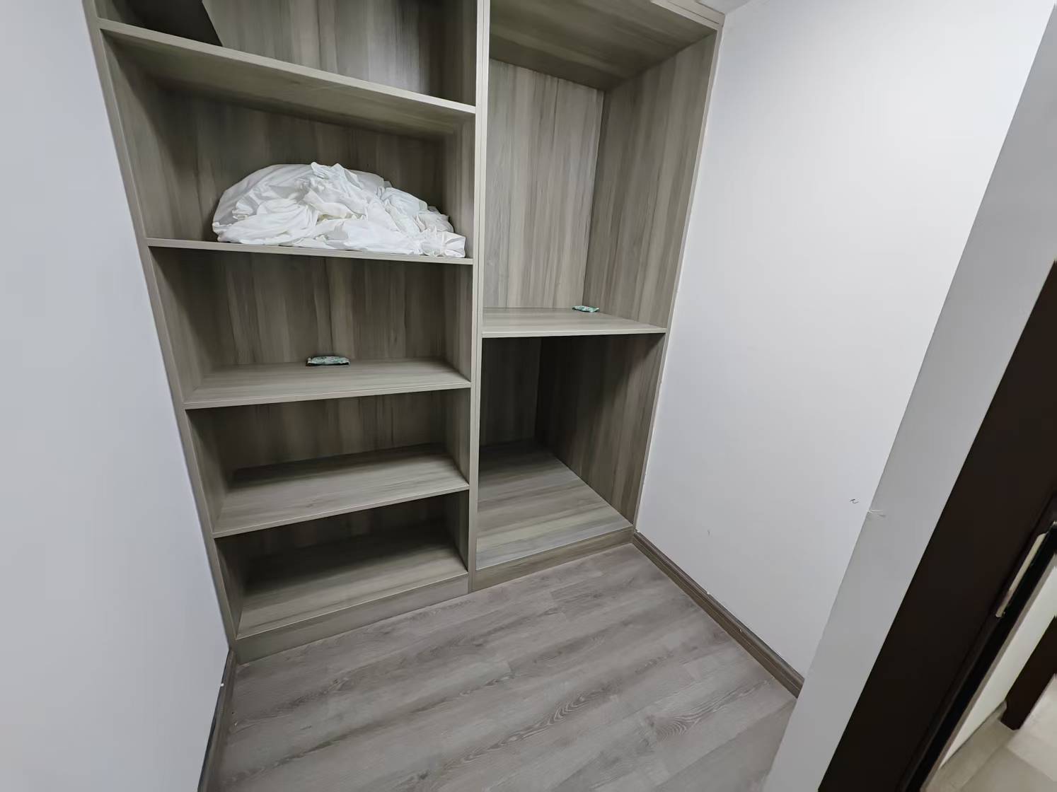 中港银座 1室2厅1卫 48m&sup2;