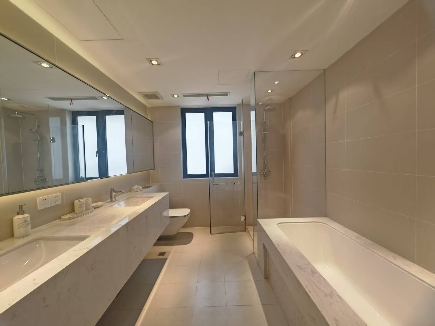 山水壹号 3室2厅2卫 235.00m&sup2;