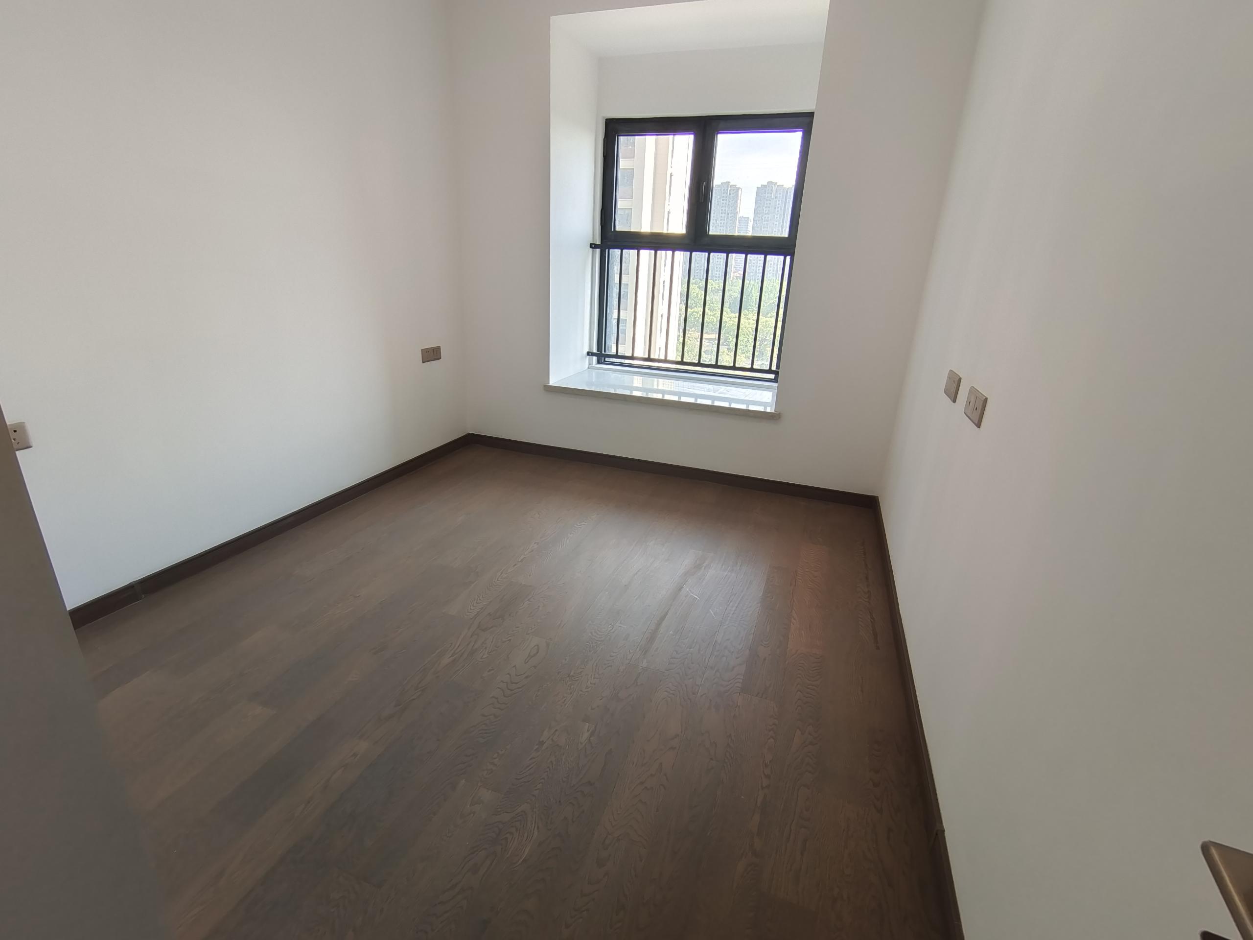 中海上东区 4室2厅2卫 143m&sup2;