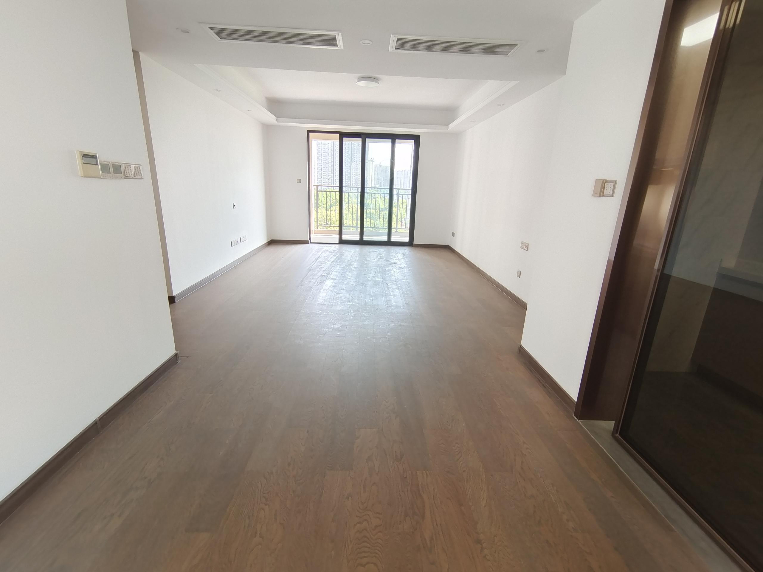 中海上东区 4室2厅2卫 143m²