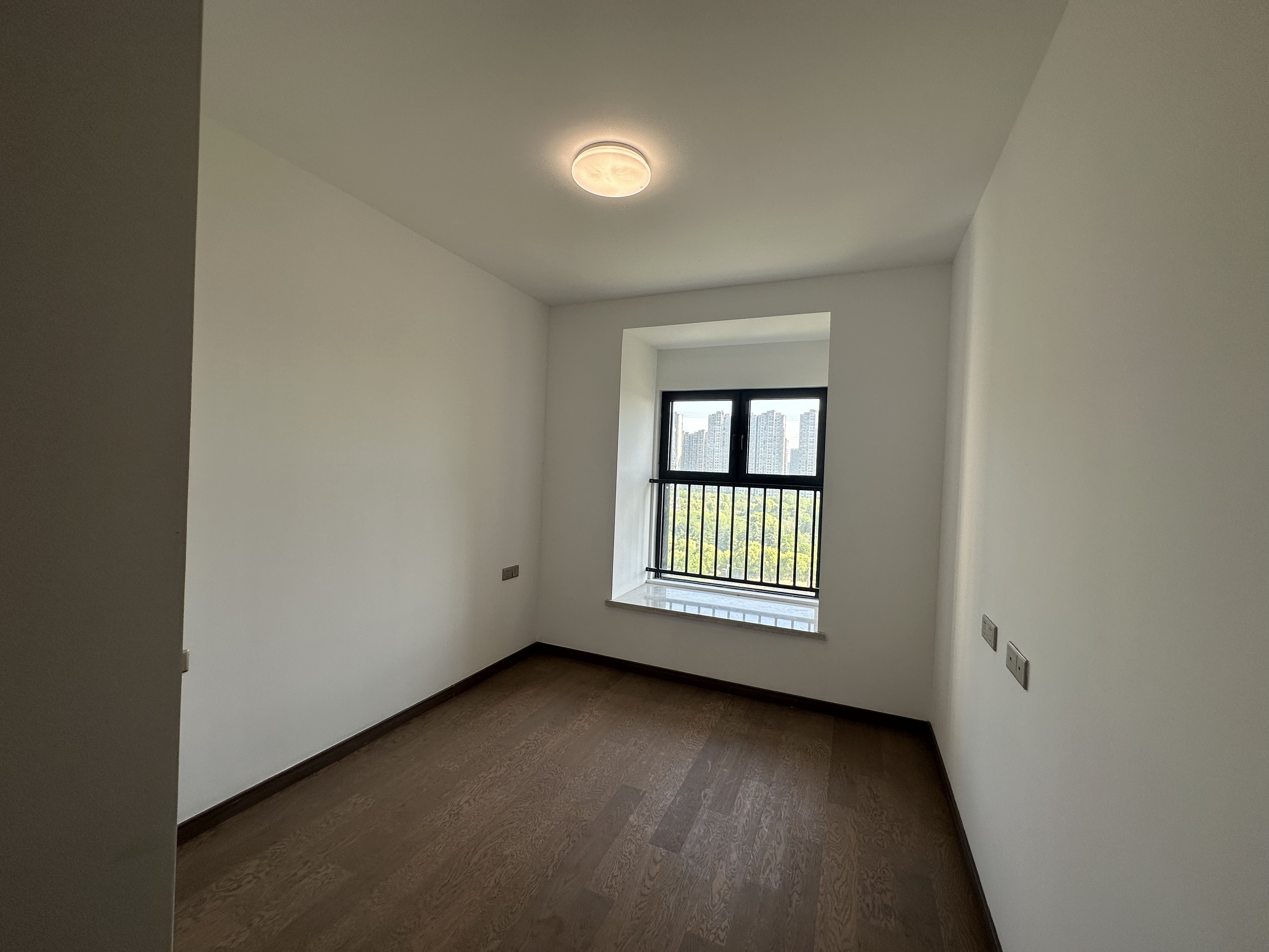 中海上东区 4室2厅2卫 143.4m&sup2;
