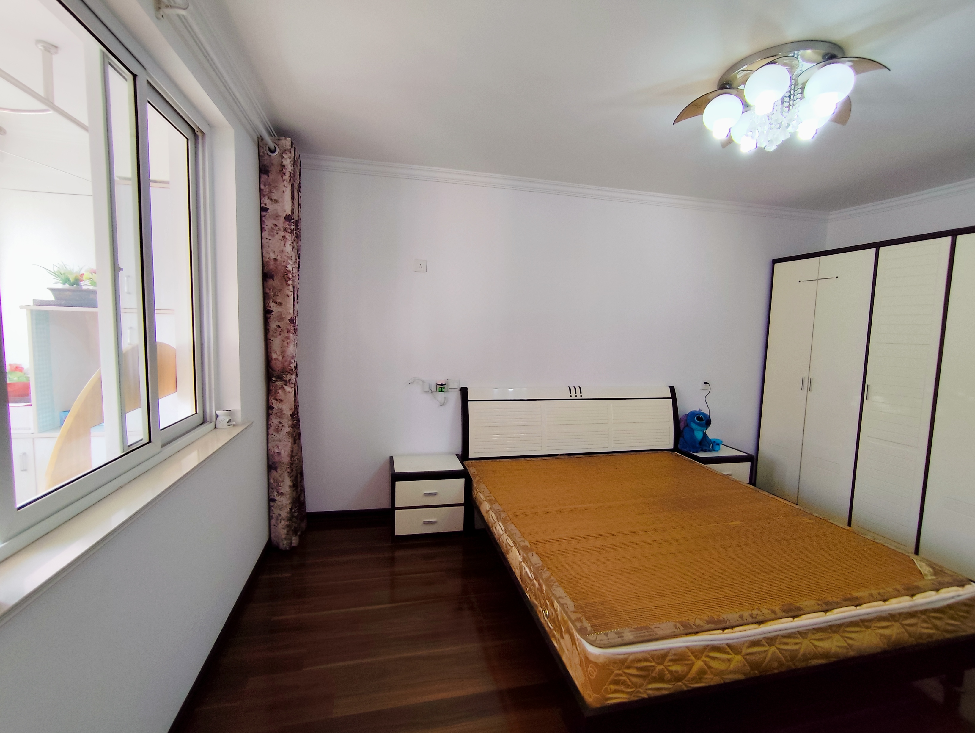世纪新城 4室2厅2卫 192.26m&sup2;