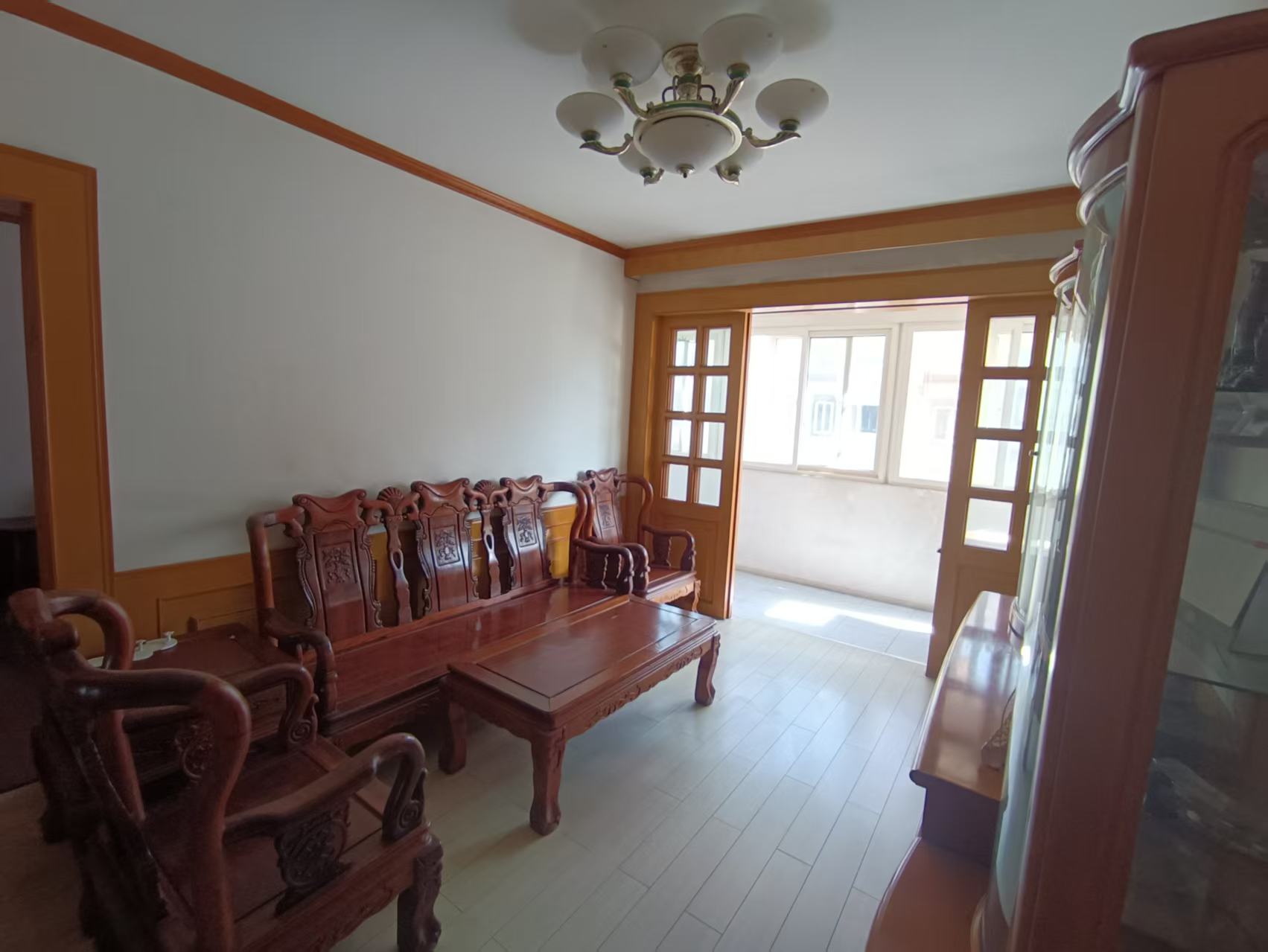 越江新村 3室1厅1卫 98m&sup2;