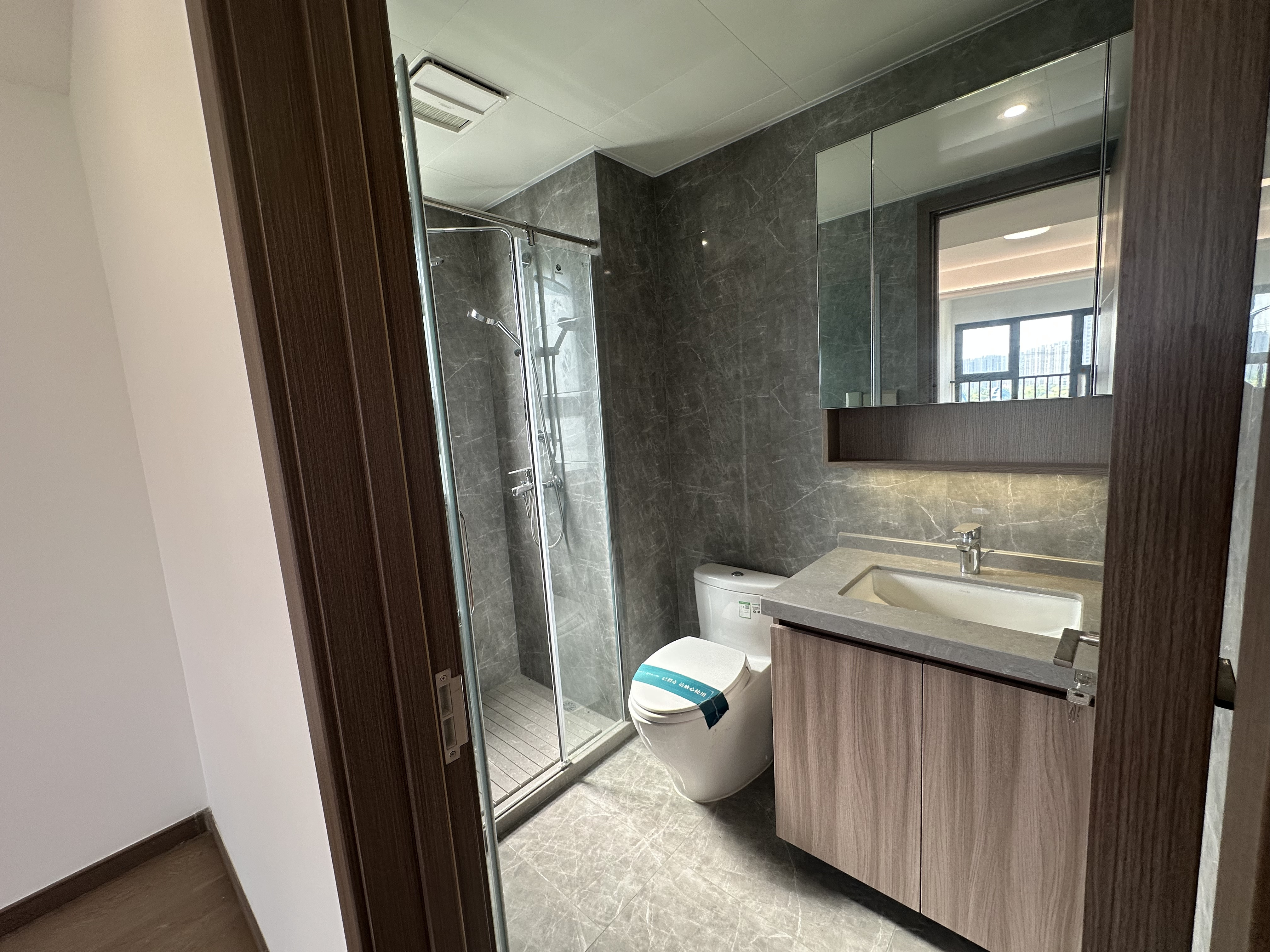 中海上东区 4室2厅2卫 143.4m&sup2;