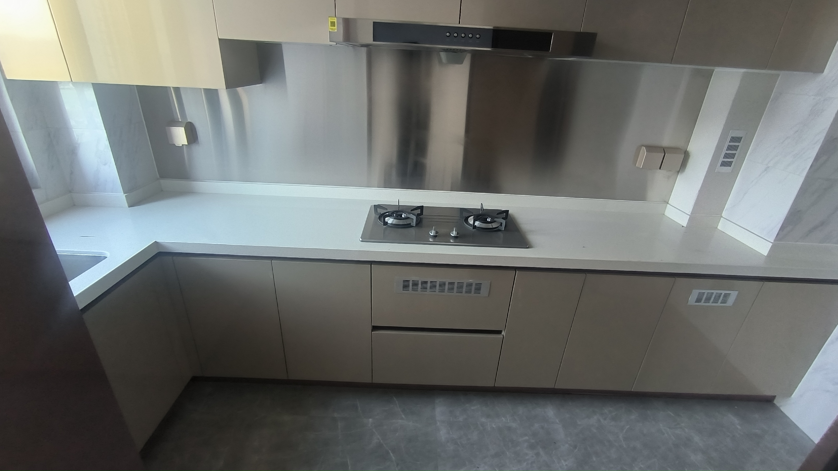 中海上东区 4室2厅2卫 143.4m&sup2;