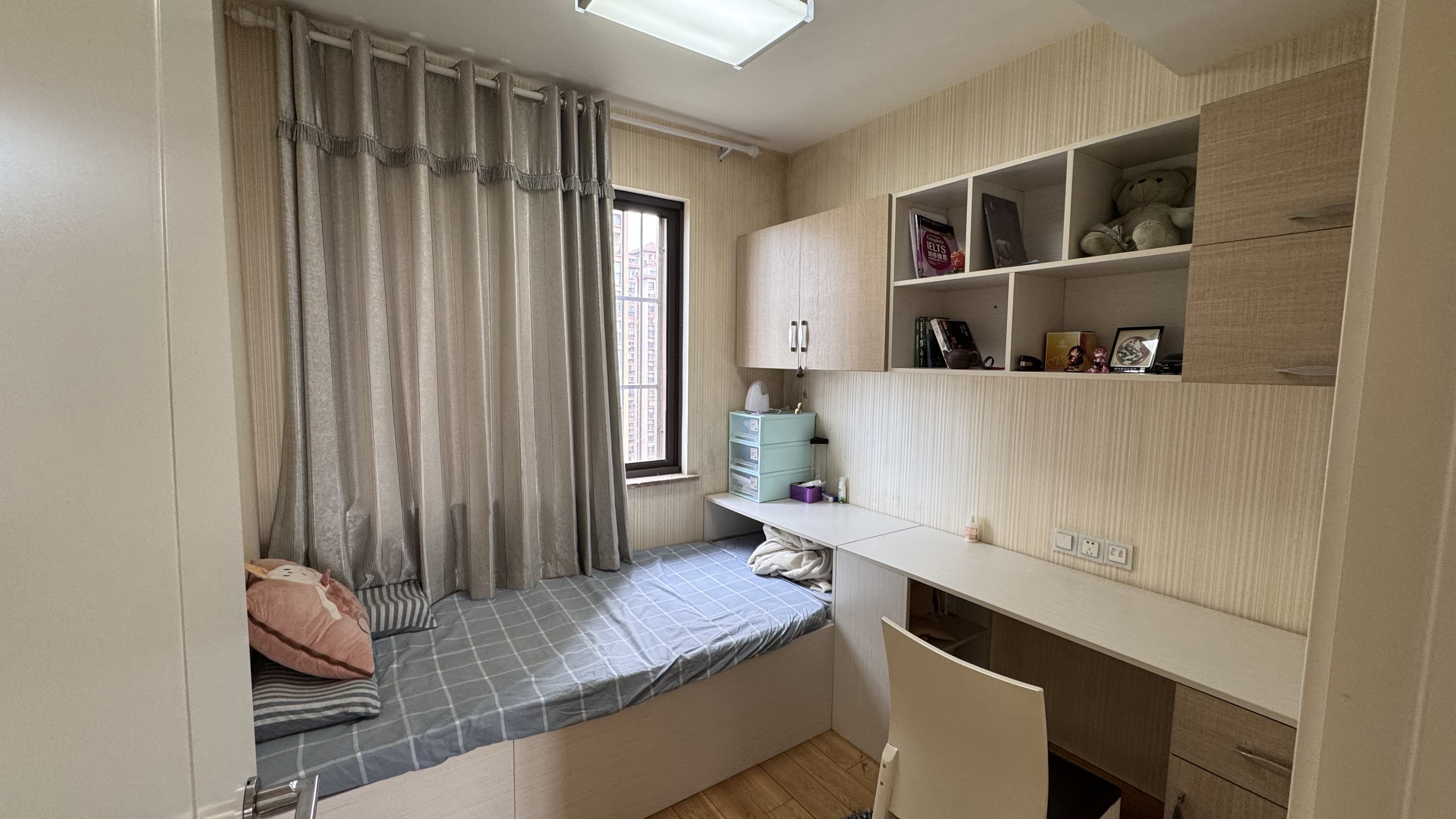 华强城一期 3室2厅2卫 118m&sup2;