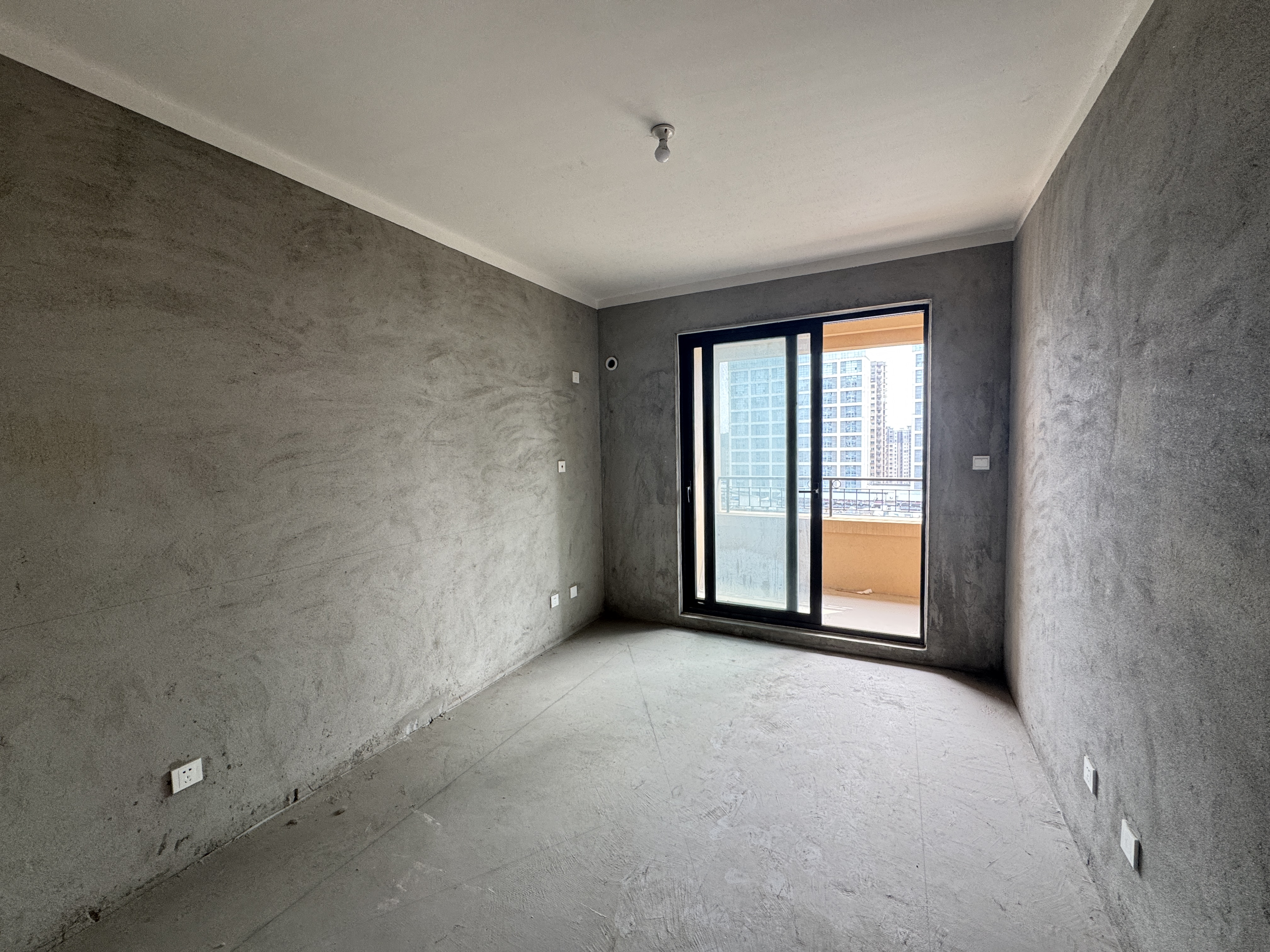 保利香槟国际 4室2厅2卫 139m&sup2;