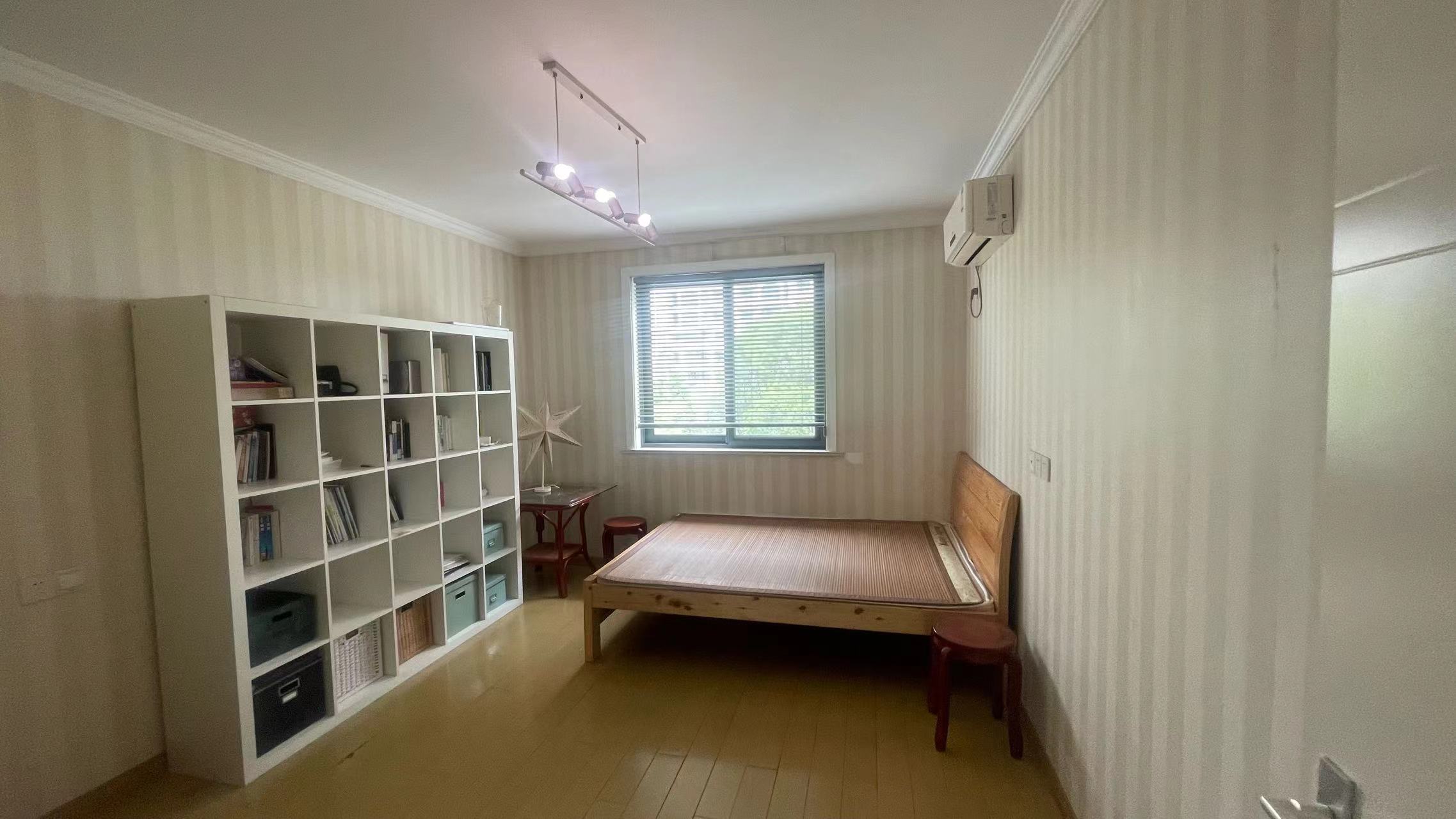 高迪晶城 3室2厅2卫 155m&sup2;