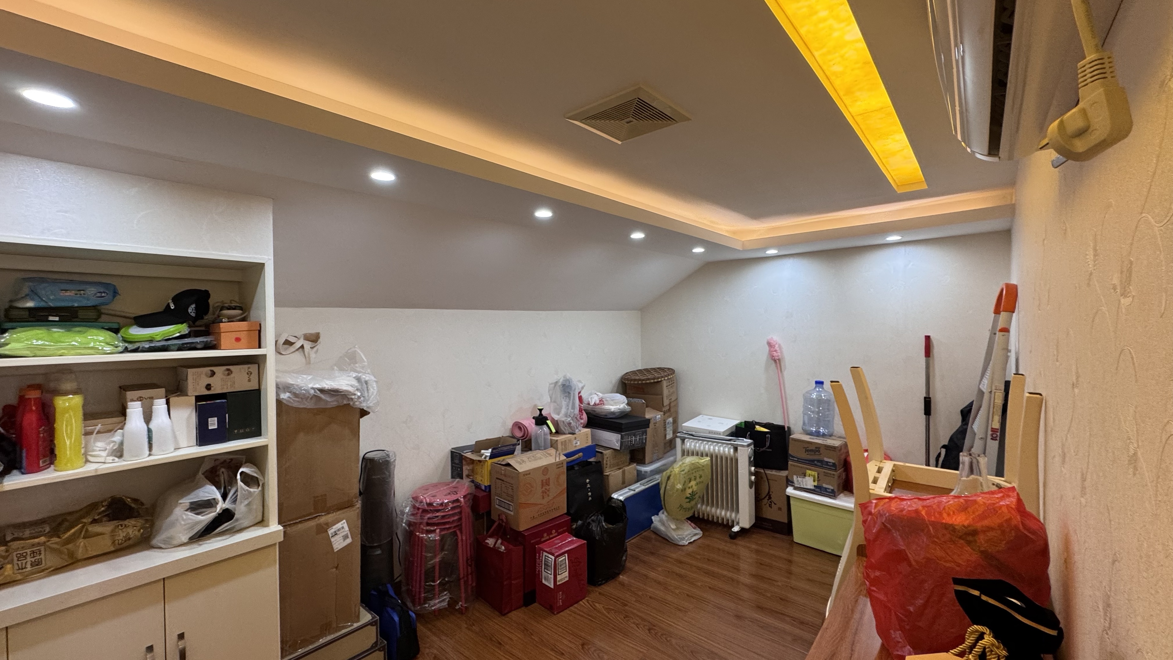 华强城一期 4室2厅2卫 190m&sup2;