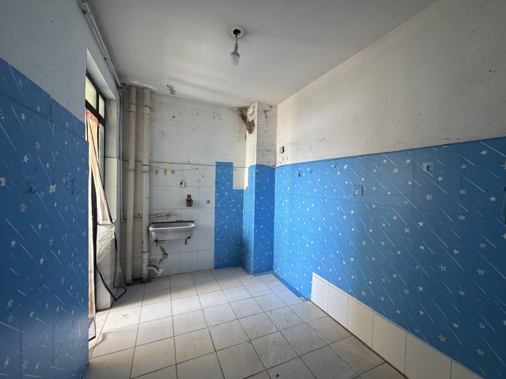 高迪晶城 3室2厅2卫 138m&sup2;