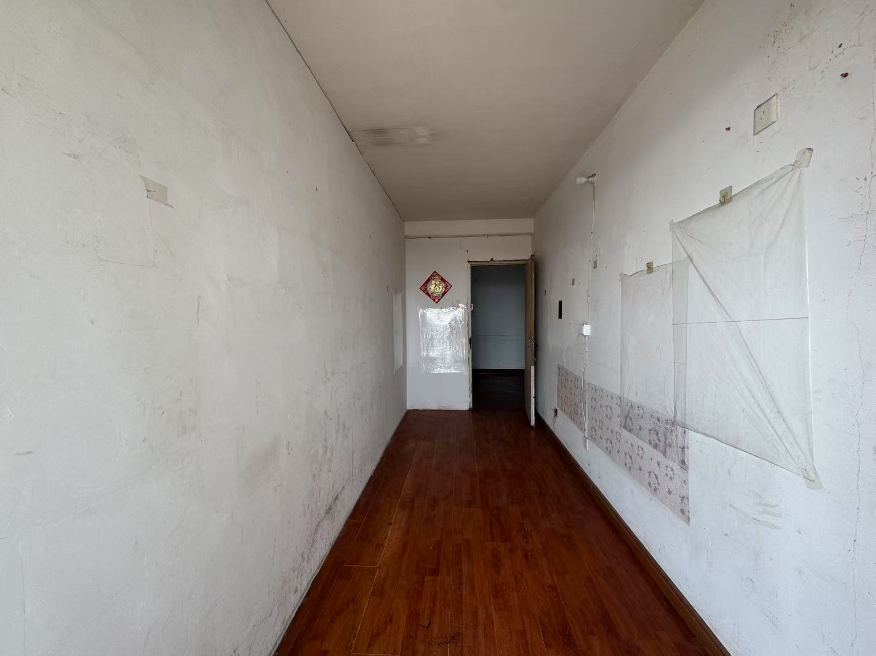 高迪晶城 3室2厅2卫 138m&sup2;