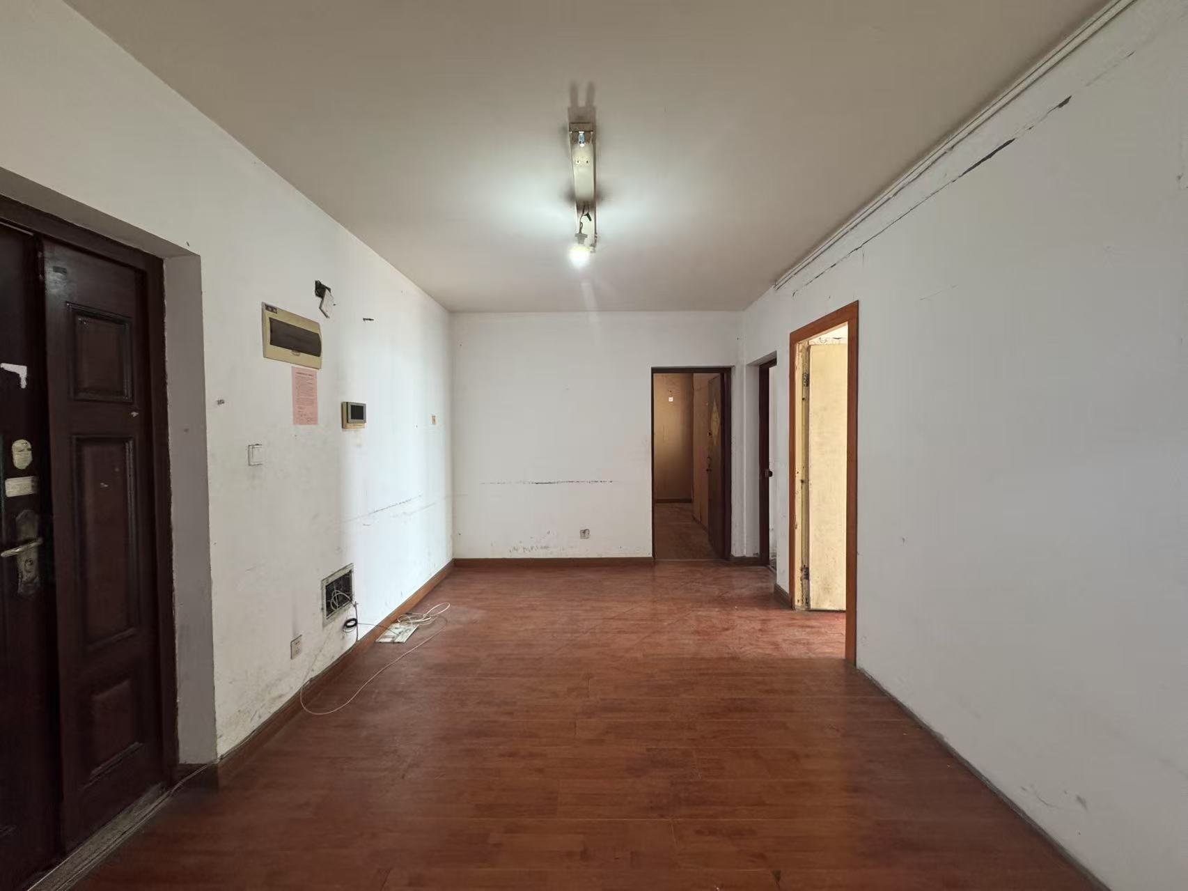高迪晶城 3室2厅2卫 138m&sup2;