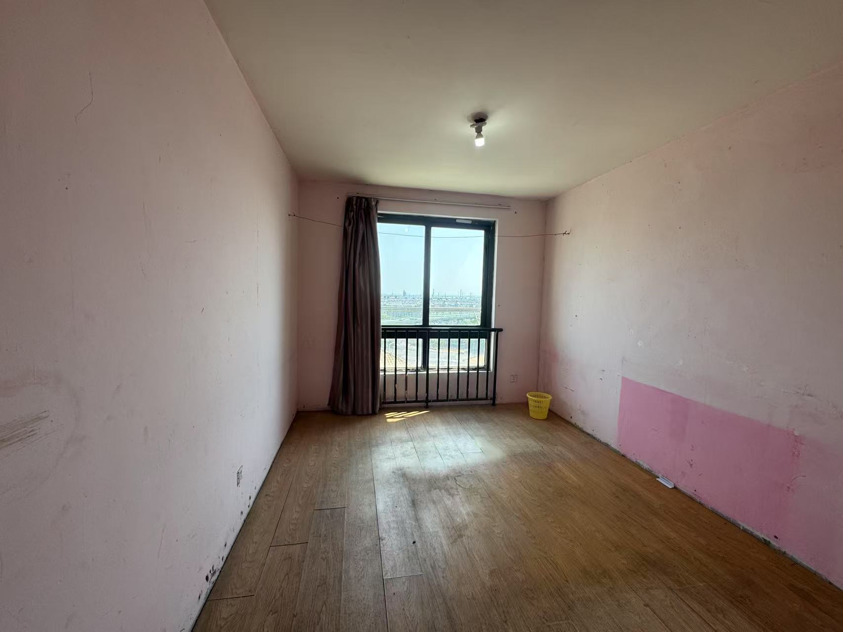 高迪晶城 3室2厅2卫 138m&sup2;