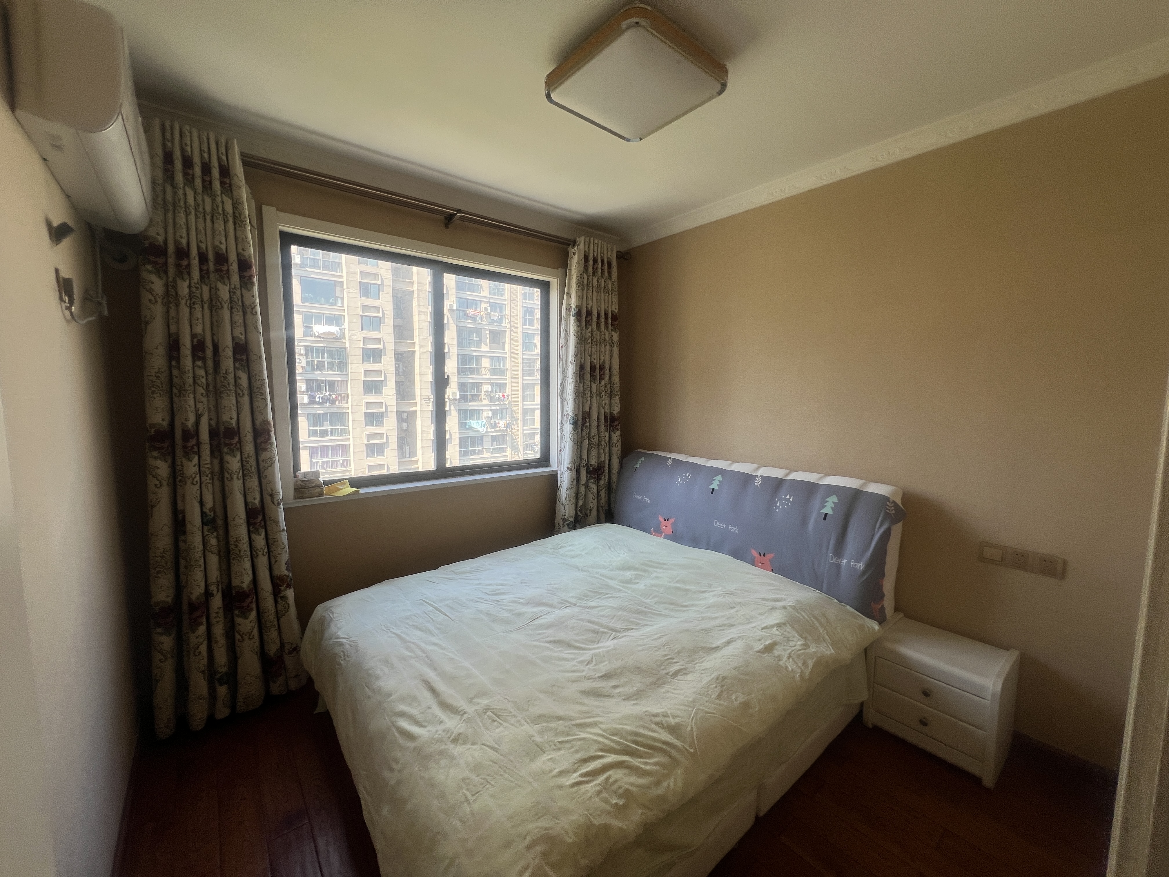 金色城邦 5室2厅1卫 127.68m&sup2;