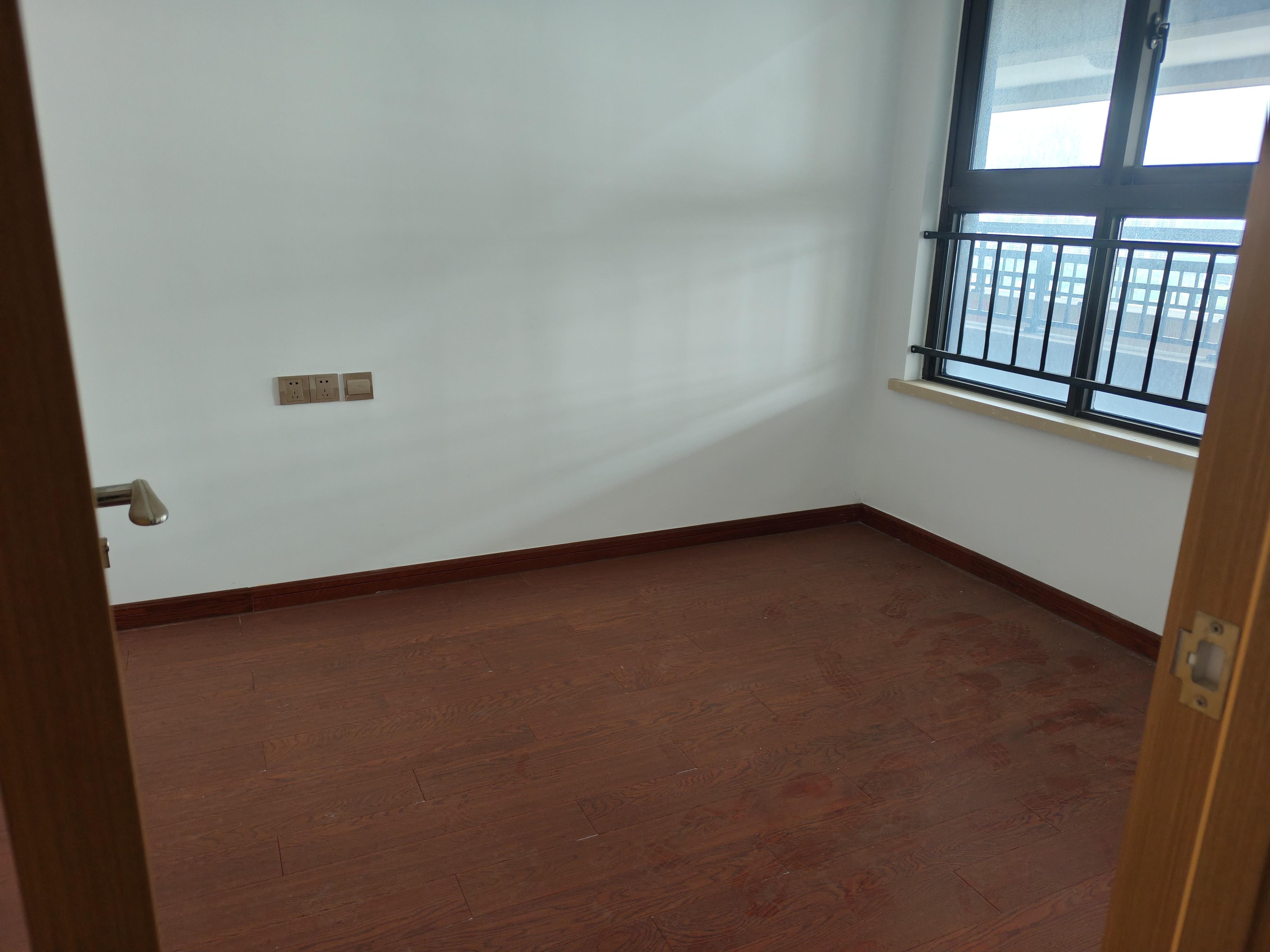 林肯公园 3室2厅1卫 92m&sup2;